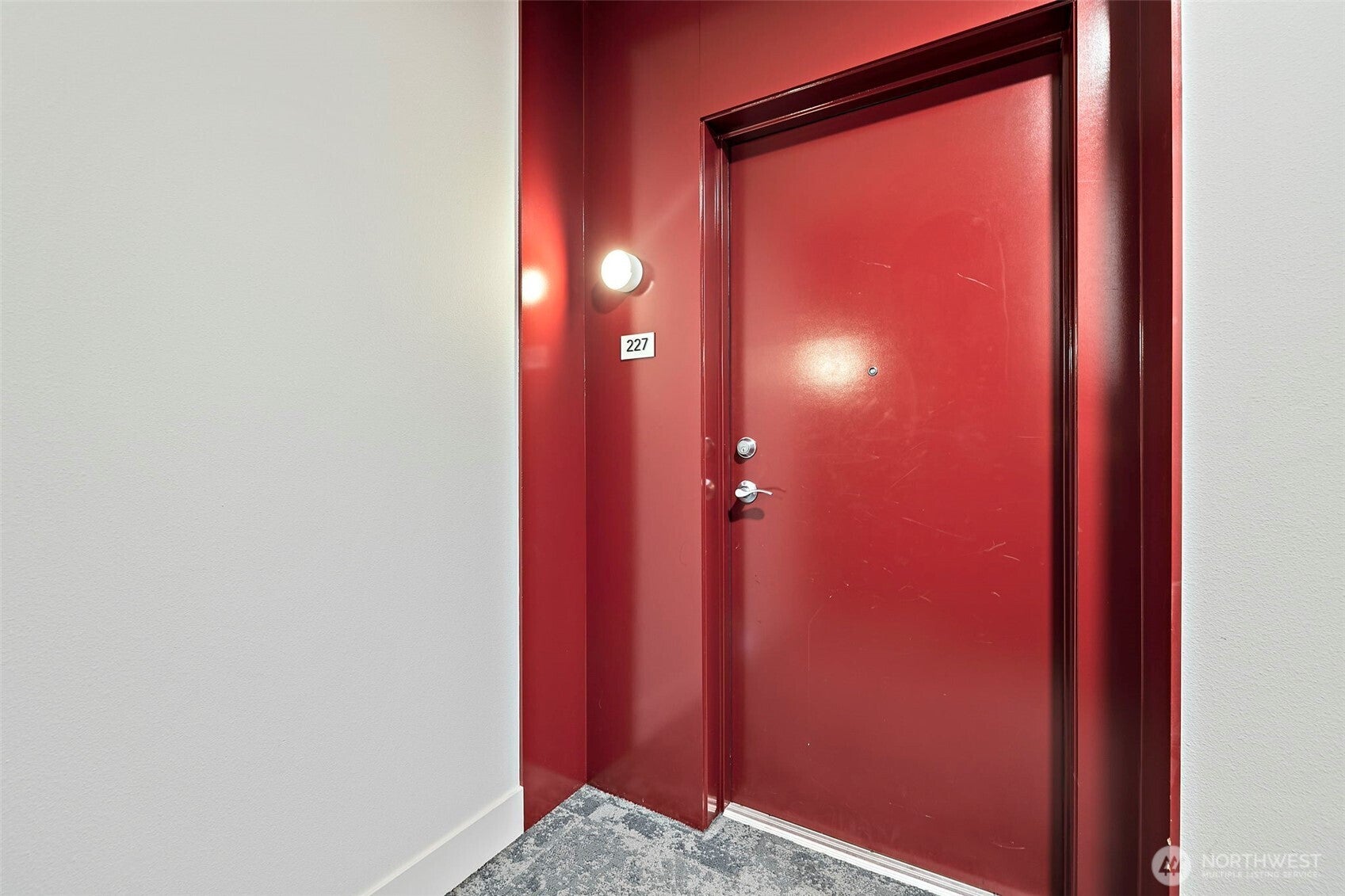 Bellevue, Washington, 98004, United States, 2 Bedrooms Bedrooms, ,1 BathroomBathrooms,Residential,For Sale,1975057