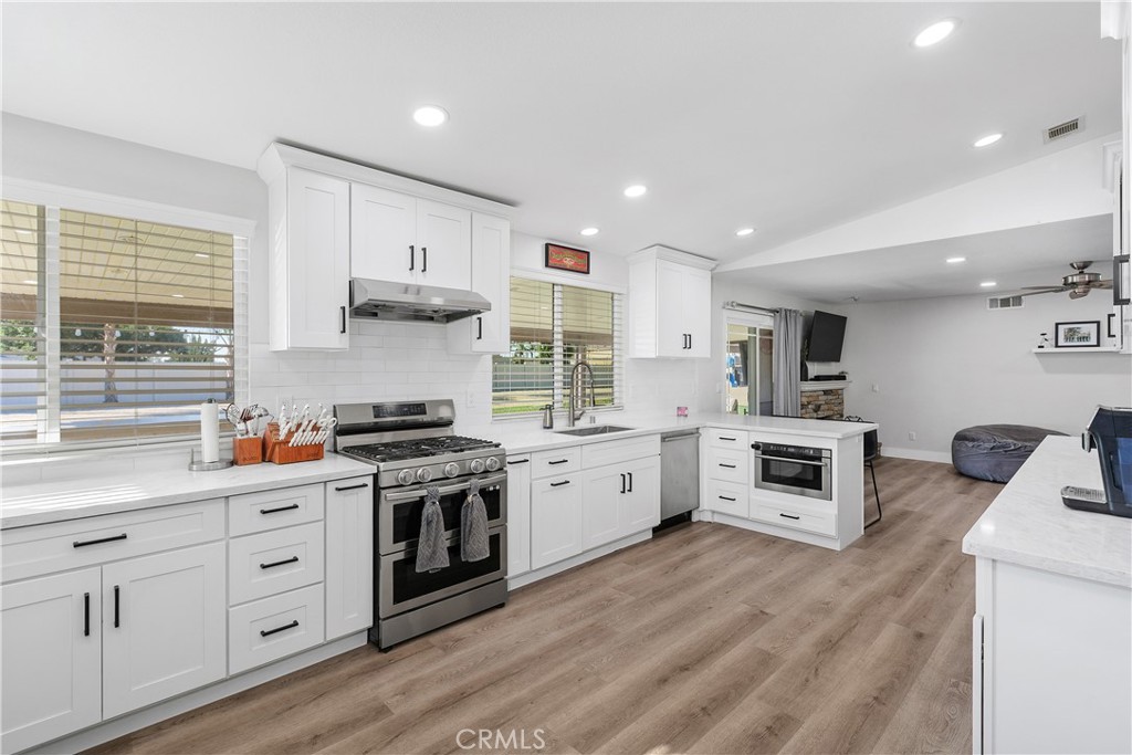 Jurupa Valley, California, 92509, United States, 4 Bedrooms Bedrooms, ,2 BathroomsBathrooms,Residential,For Sale,1987819