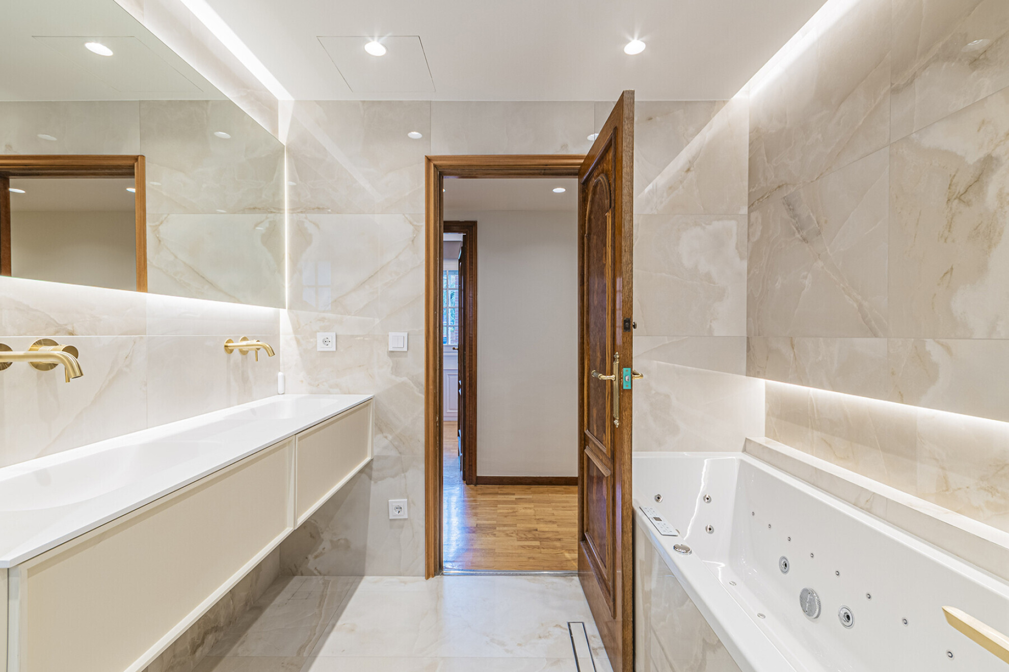  Exclusive apartment with a terrace in a prestigious gated community in Barcelona - 物件實景