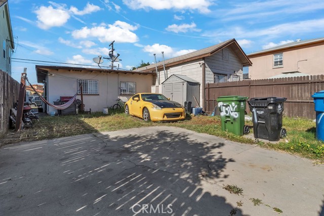 Los Angeles, California, 90044, United States, 4 Bedrooms Bedrooms, ,Residential,For Sale,2040182