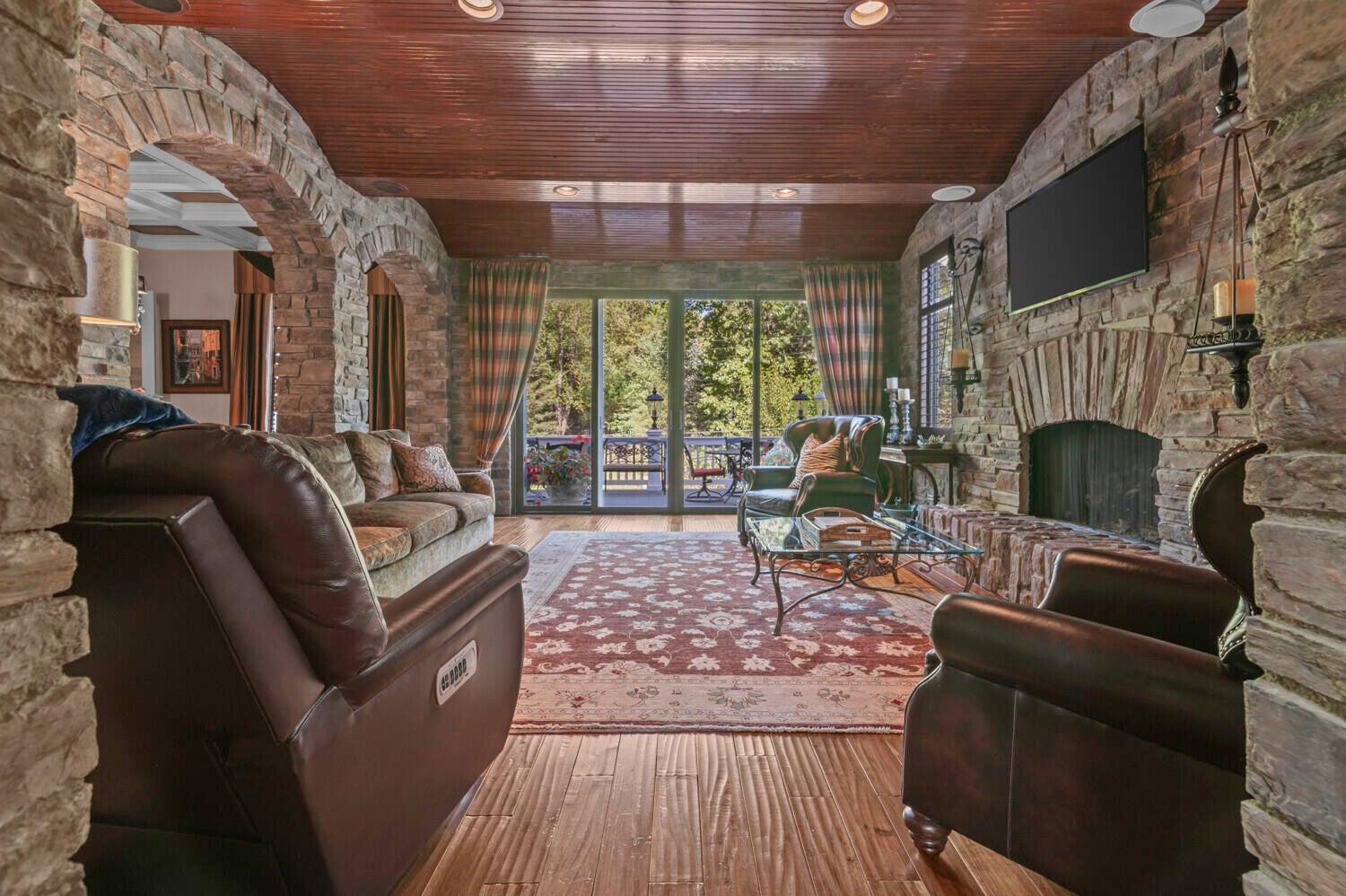 Northville, Michigan, 48167, United States, 4 Bedrooms Bedrooms, ,7 BathroomsBathrooms,Residential,For Sale,1991928