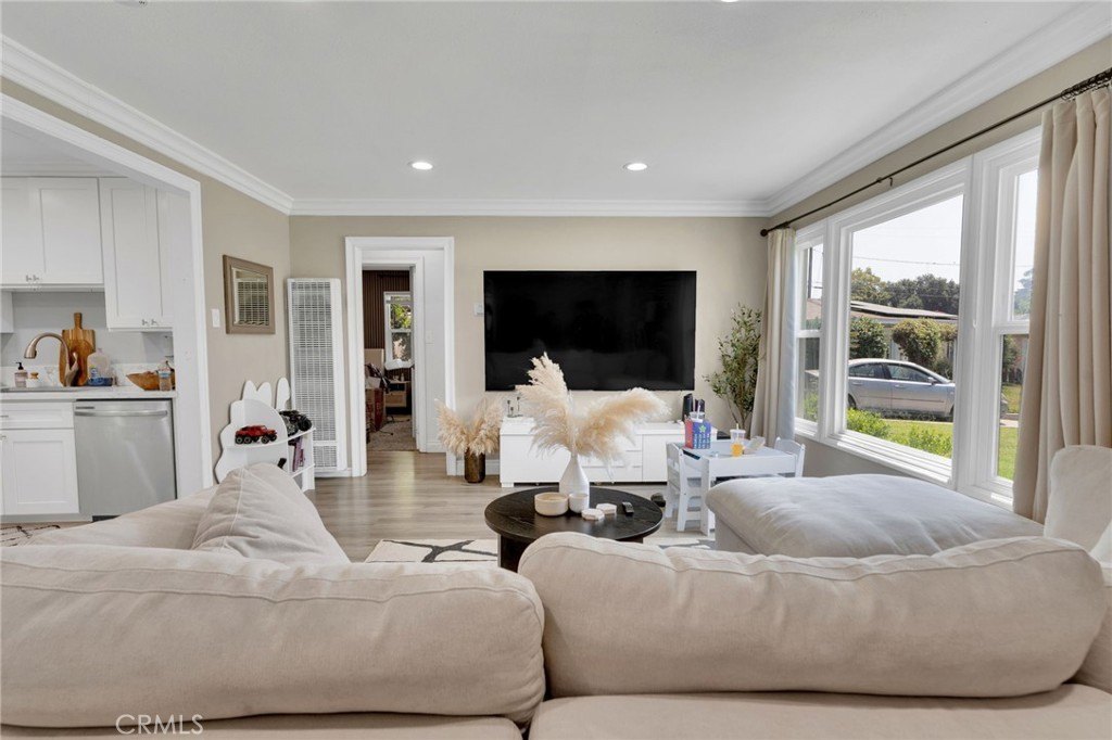 Glendora, California, 91741, United States, 3 Bedrooms Bedrooms, ,1 BathroomBathrooms,Residential,For Sale,1920323