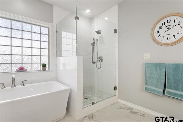 Lindale, Texas, 75771, United States, 3 Bedrooms Bedrooms, ,3 BathroomsBathrooms,Residential,For Sale,1995142