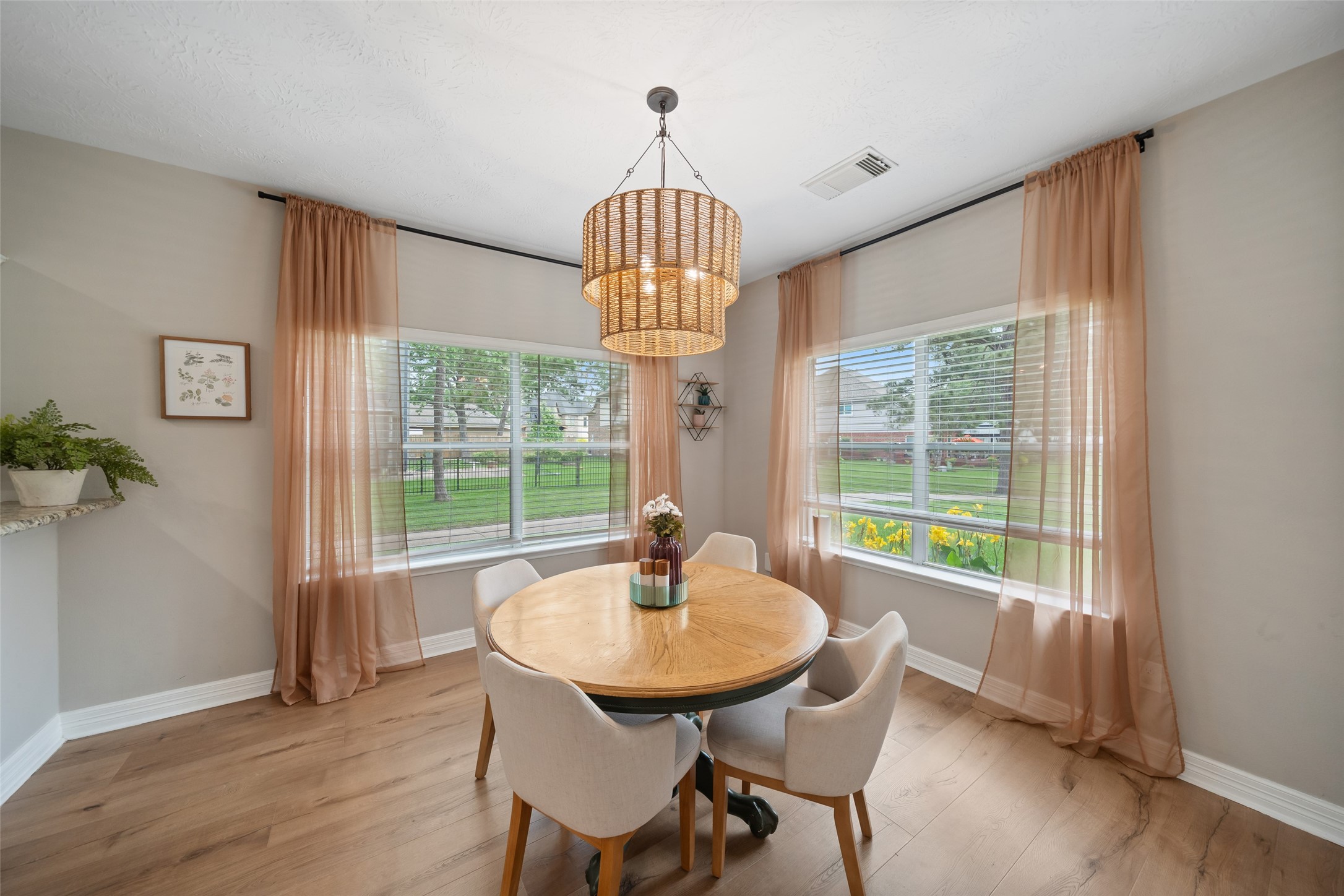  18222 Walden Forest Drive - 物件實景