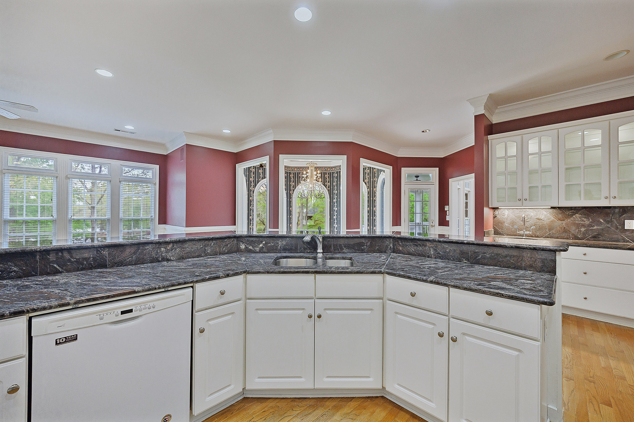  A Rare Opportunity to Own a Developer-Designed Lakefront Estate - 物件實景