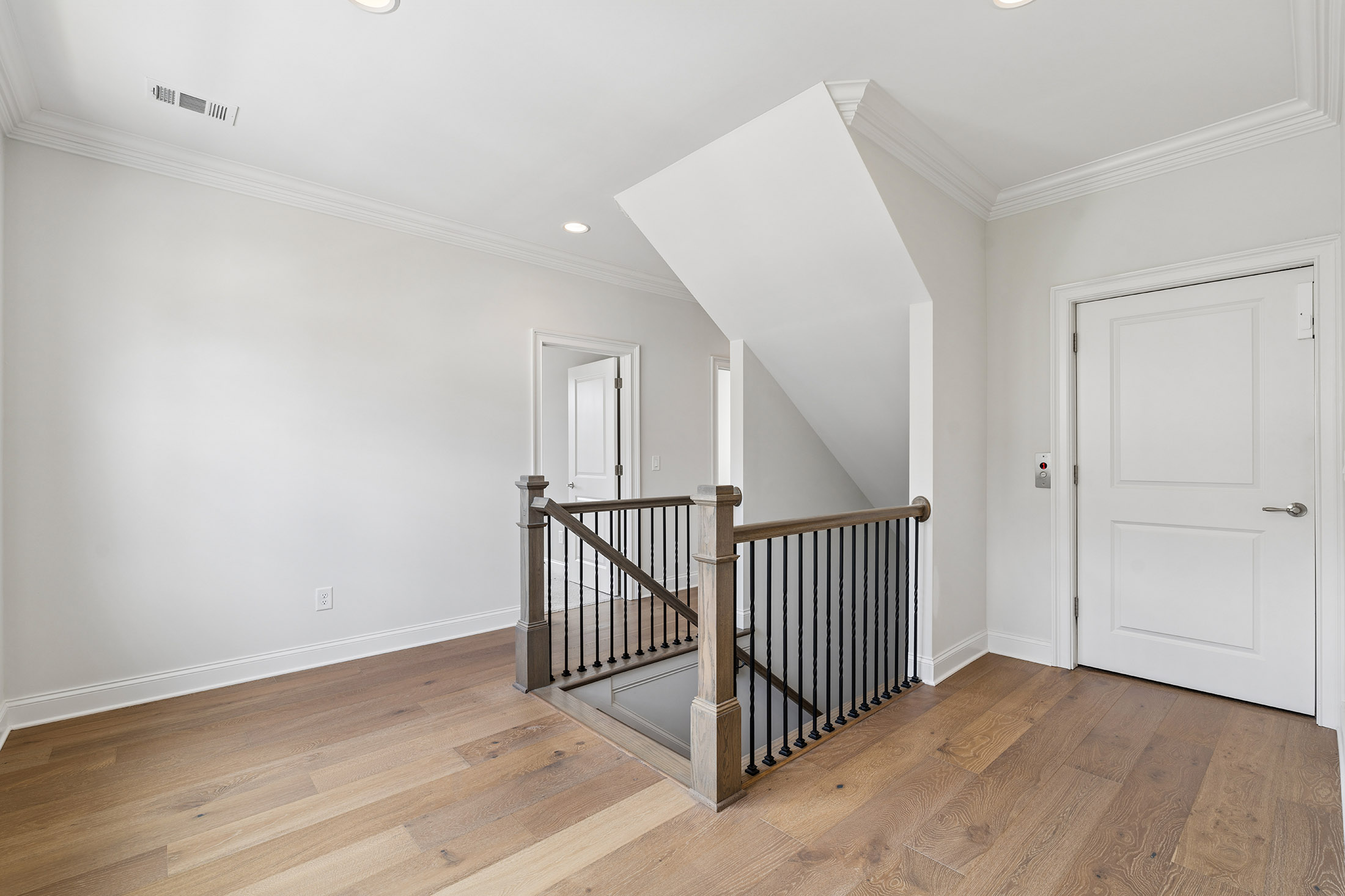  Upgraded Townhome Offers Low Maintenance Living - 物件實景