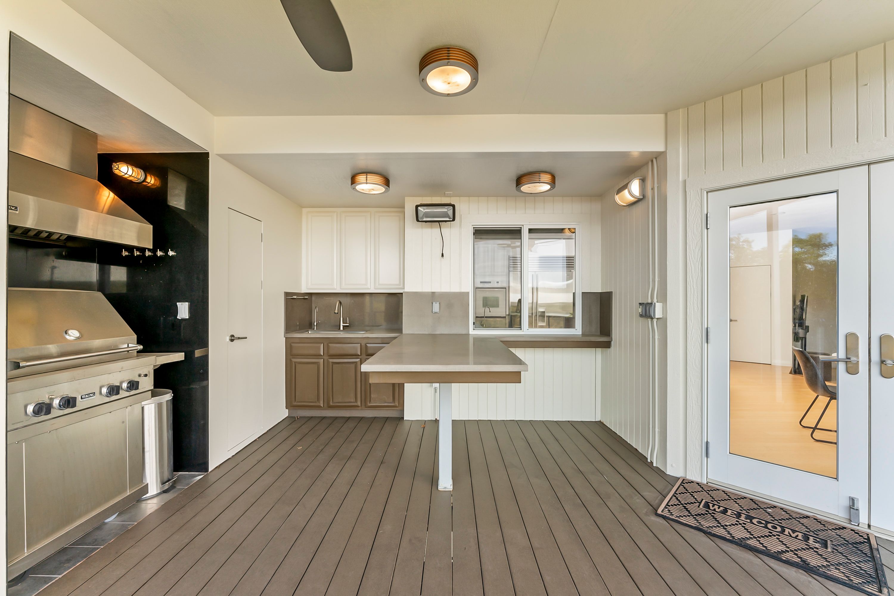  River Views • Pool • A Striking Estate That Makes a Statement - 物件實景