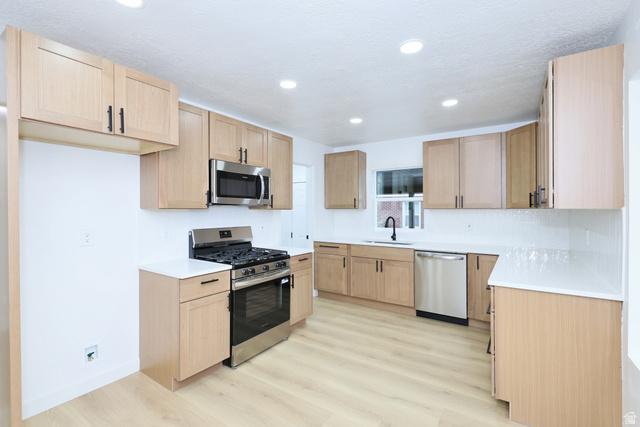 Midvale, Utah, 84047, United States, 4 Bedrooms Bedrooms, ,2 BathroomsBathrooms,Residential,For Sale,2002837