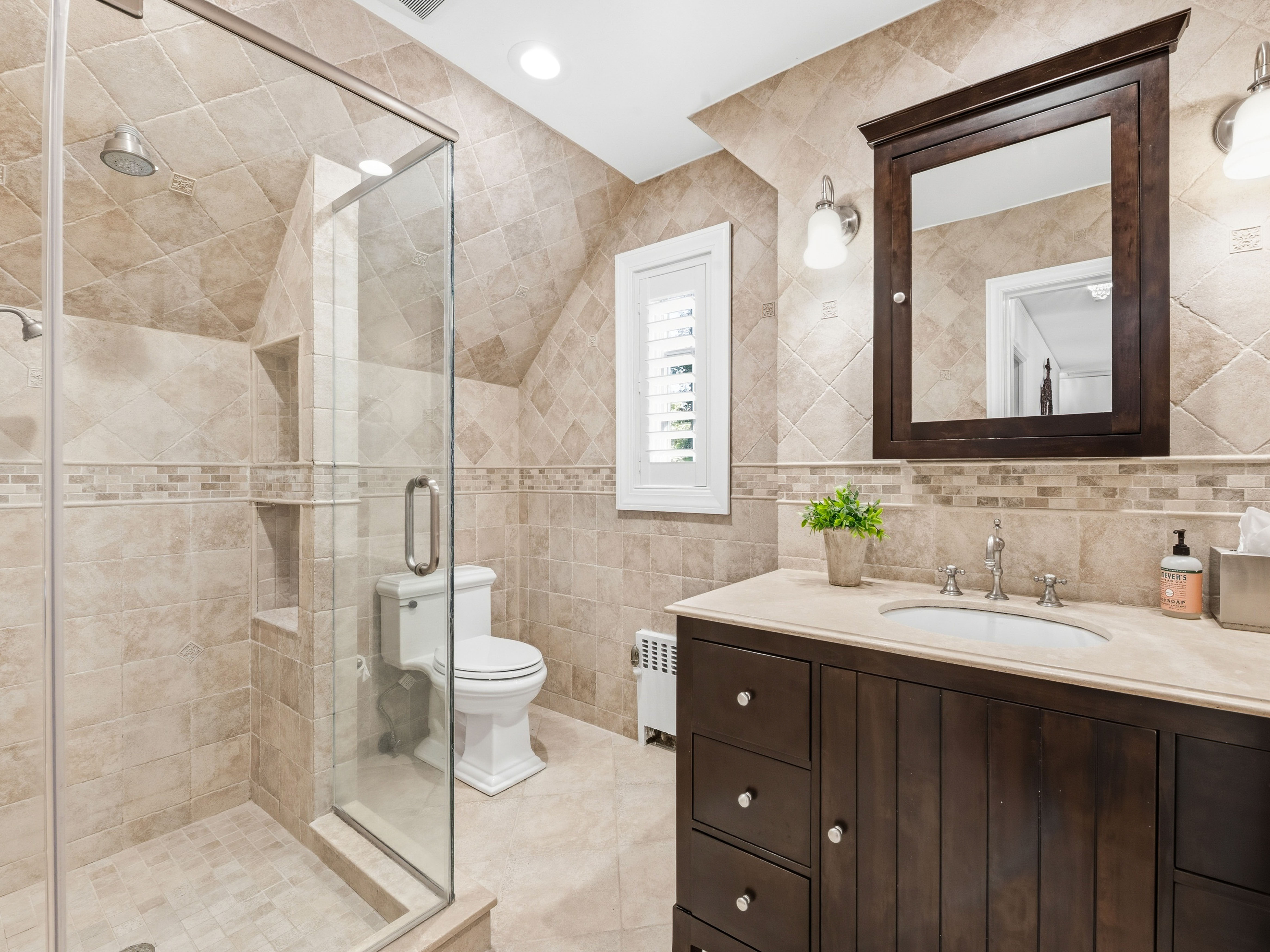  403 Ryder Road, Manhasset, NY 11030 - 物件實景