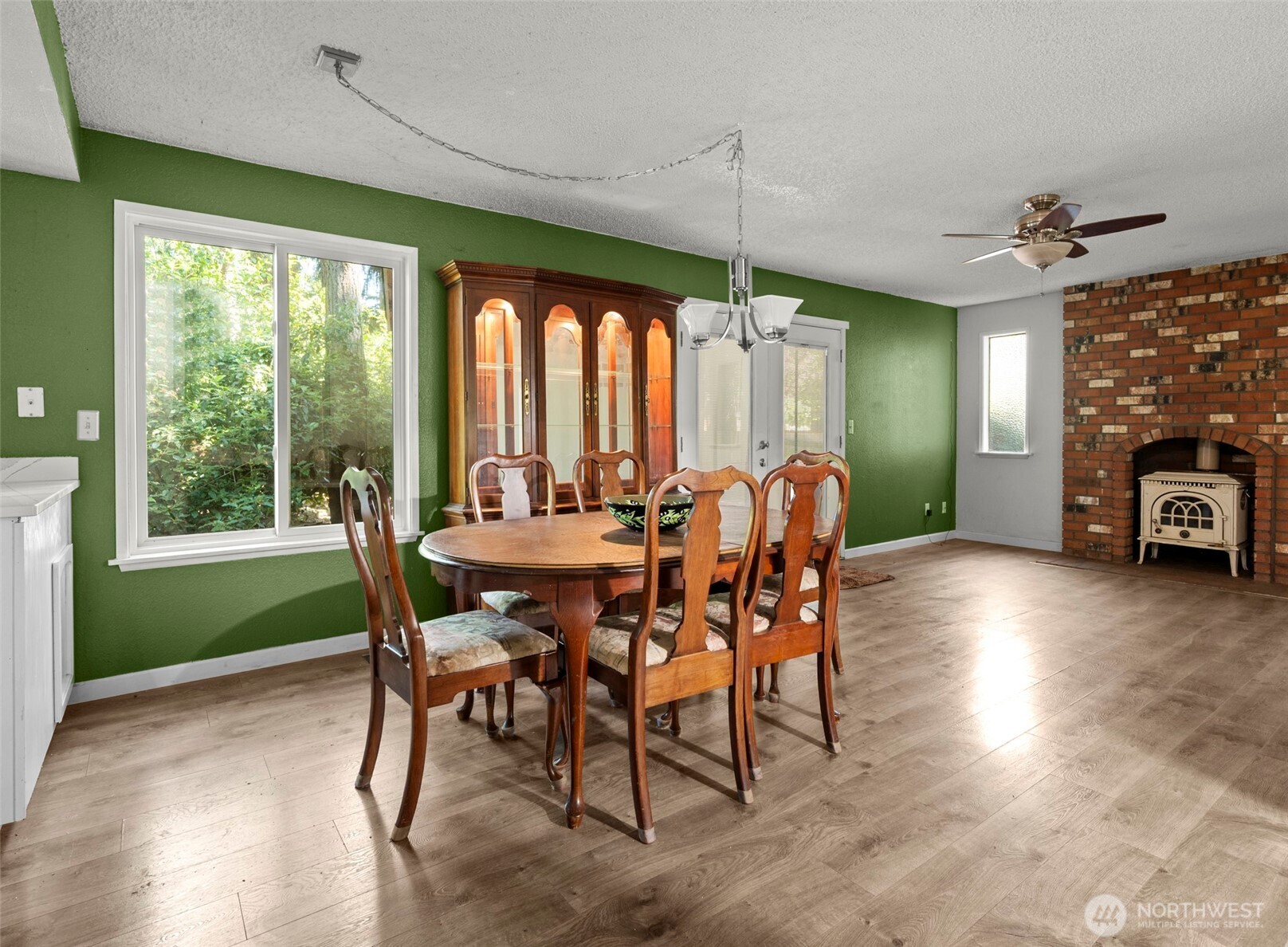 Oak Harbor, Washington, 98277, United States, 4 Bedrooms Bedrooms, ,3 BathroomsBathrooms,Residential,For Sale,1901658