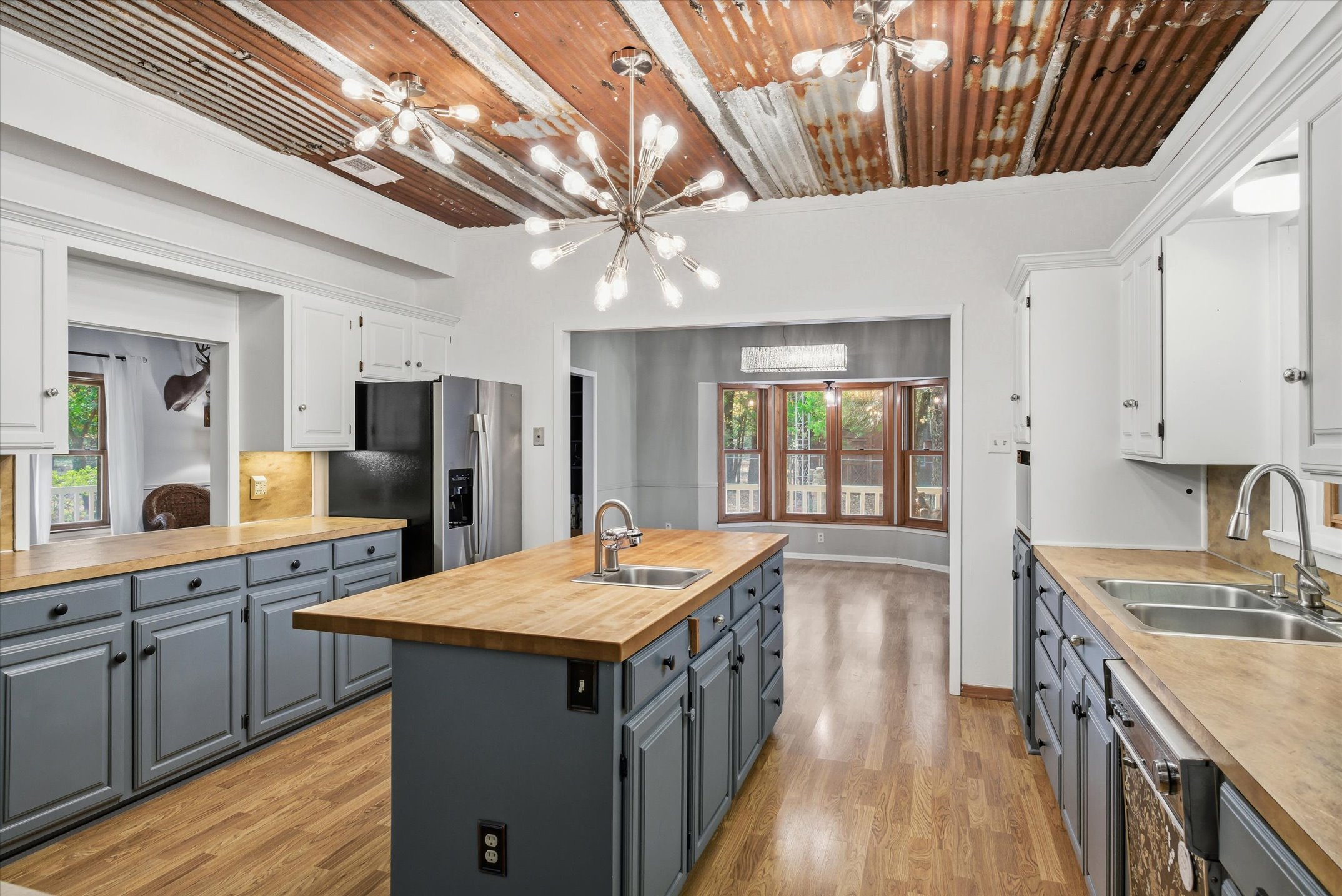 Wills Point, Texas, 75169, United States, 4 Bedrooms Bedrooms, ,4 BathroomsBathrooms,Residential,For Sale,1996475