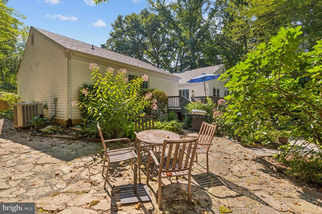 Fairfax, Virginia, 22030, United States, 3 Bedrooms Bedrooms, ,3 BathroomsBathrooms,Residential,For Sale,1904338
