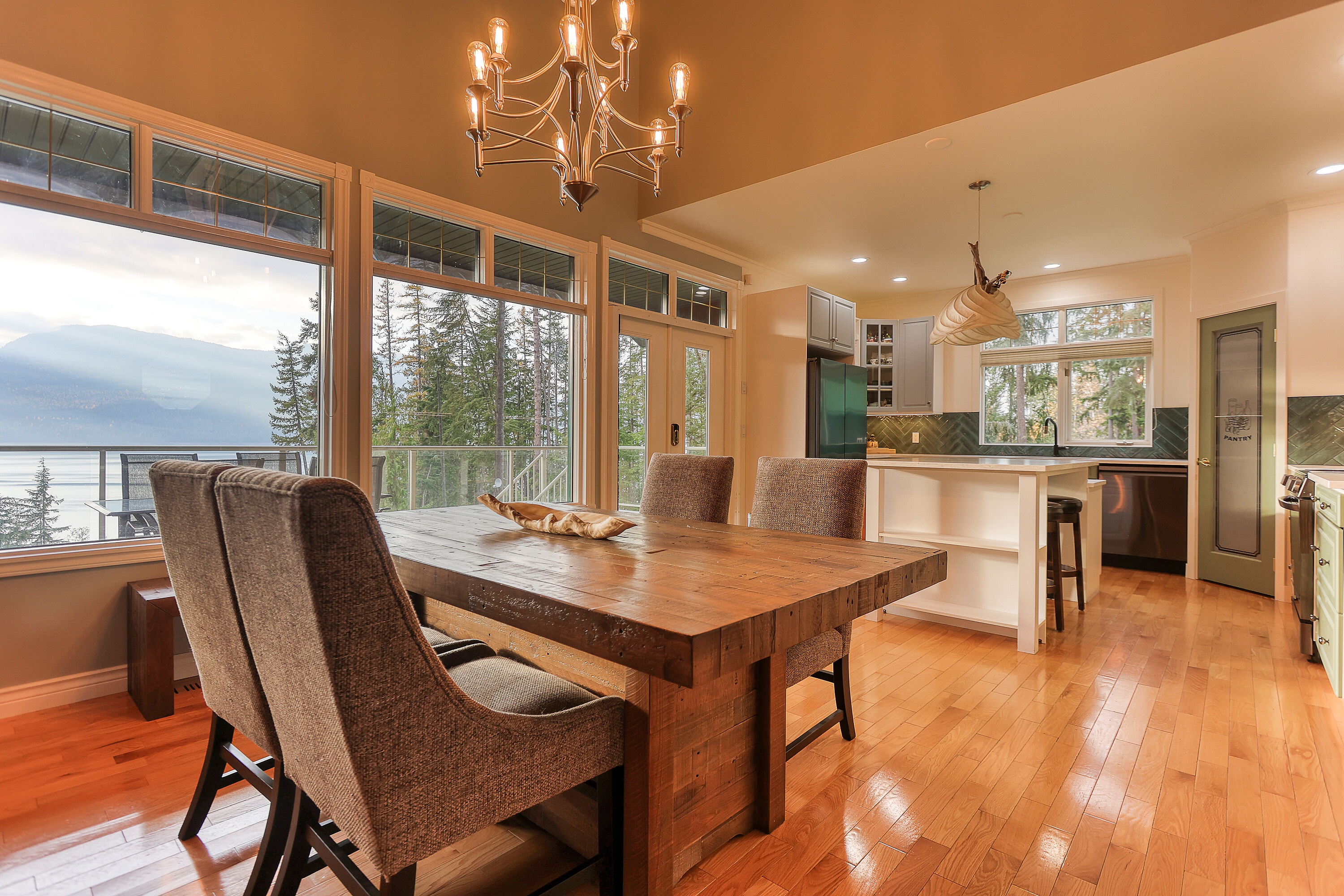  Nakusp Waterfront Estate - 物件實景