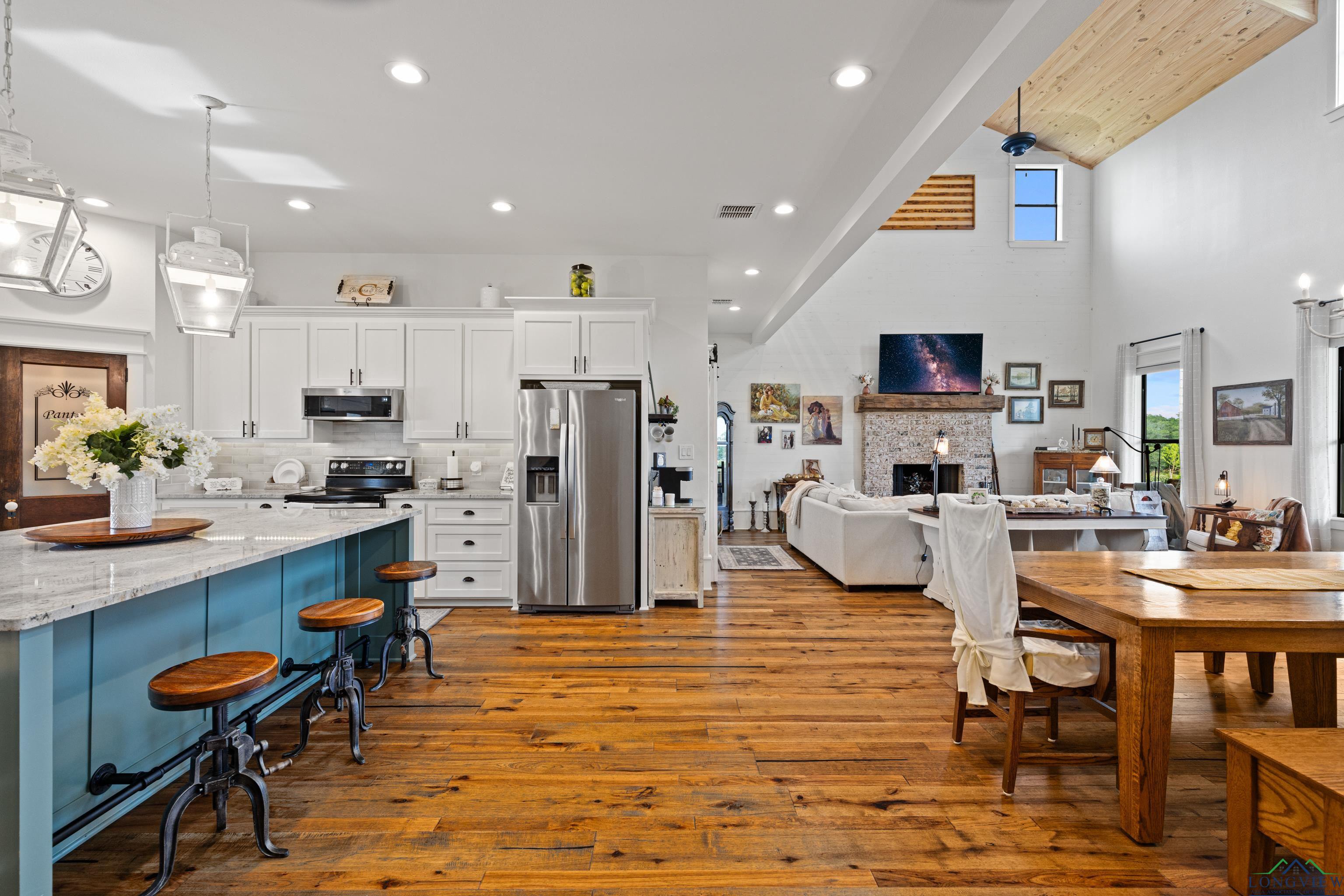 Jefferson, Texas, 75657, United States, 4 Bedrooms Bedrooms, ,4 BathroomsBathrooms,Residential,For Sale,1859470