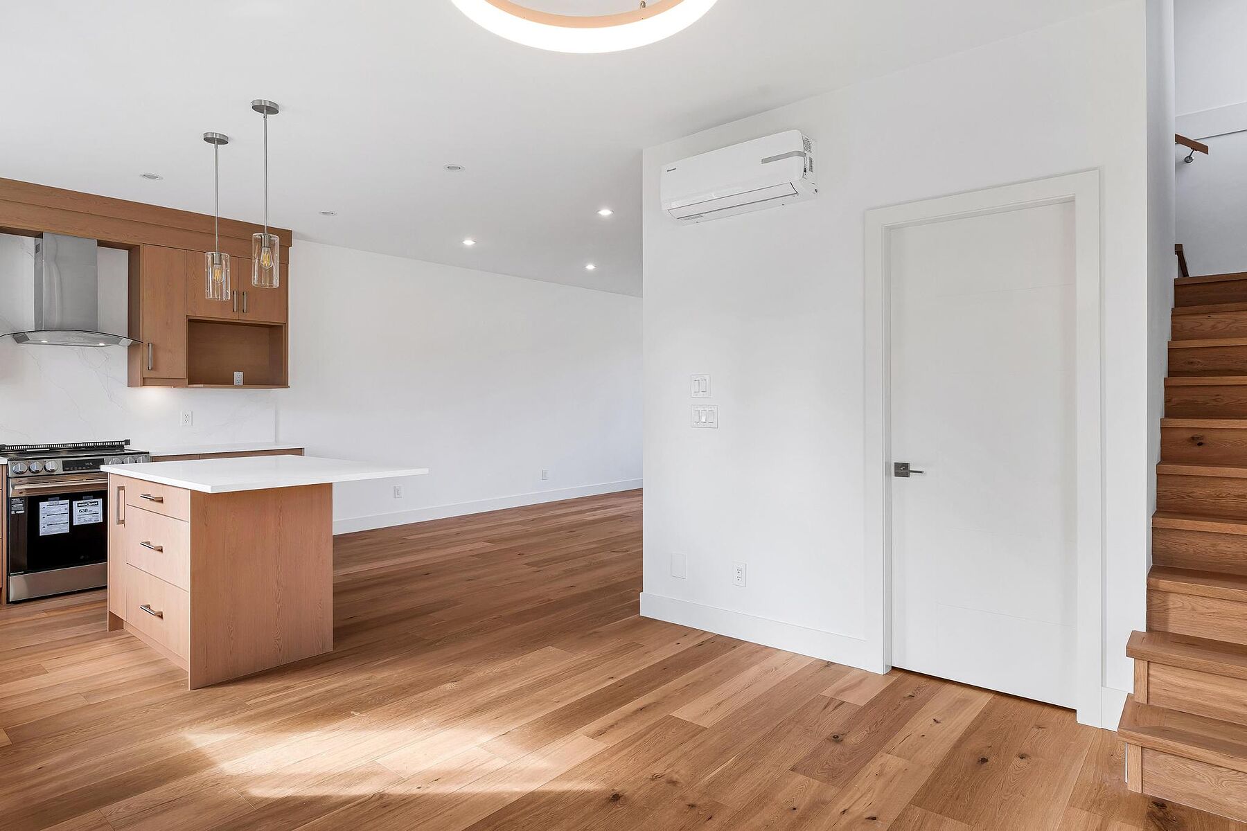  Brand New Gordon Head Townhome - 物件實景