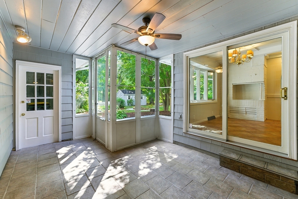 Longmeadow, Massachusetts, 01106, United States, 3 Bedrooms Bedrooms, ,3 BathroomsBathrooms,Residential,For Sale,1933397