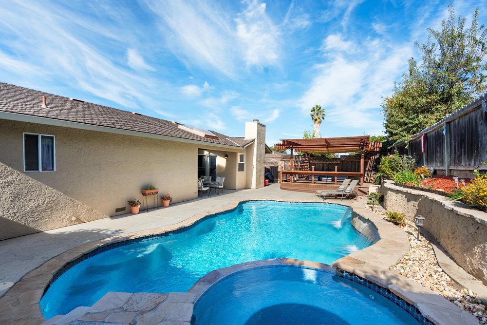 Hollister, California, 95023, United States, 4 Bedrooms Bedrooms, ,2 BathroomsBathrooms,Residential,For Sale,1990485