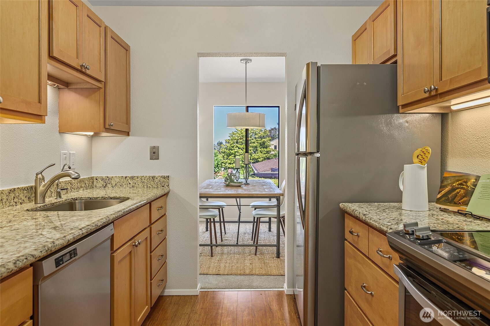 Seattle, Washington, 98199, United States, 2 Bedrooms Bedrooms, ,2 BathroomsBathrooms,Residential,For Sale,1848427
