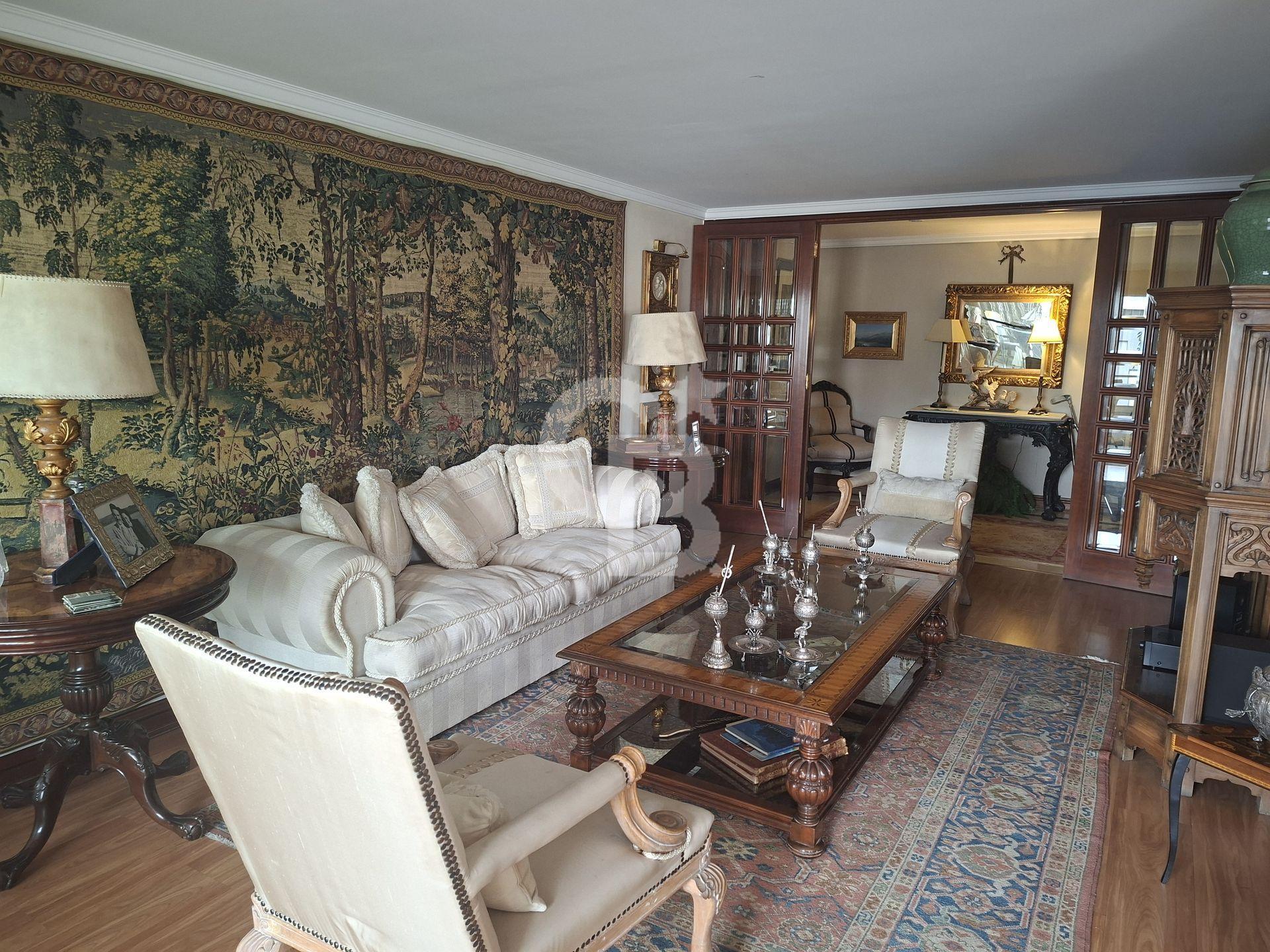 Las Condes, Chile, 4 Bedrooms Bedrooms, ,3 BathroomsBathrooms,Residential,For Sale,1998532