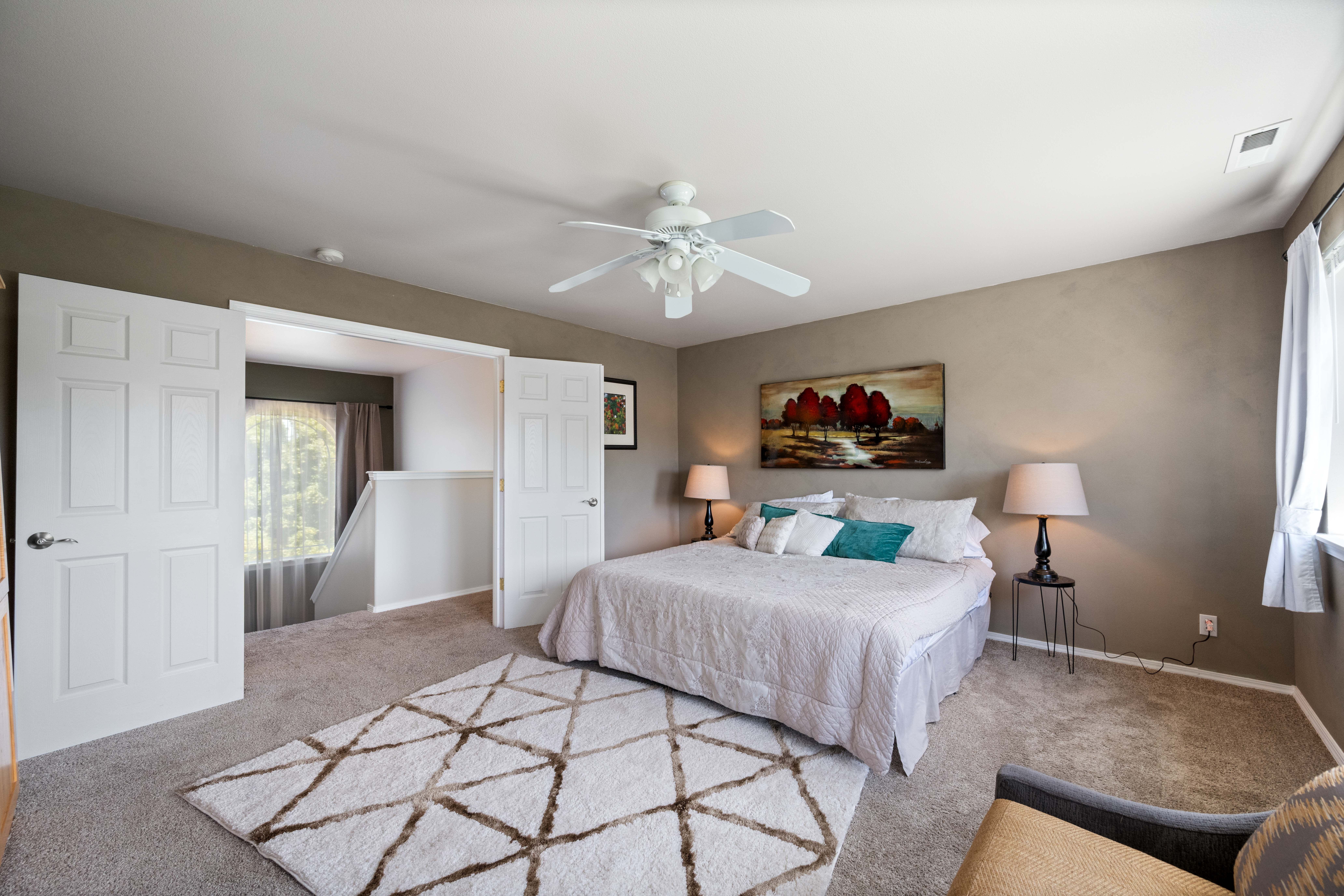  4+ Bedrooms with 3 car garage in Creekstone - 物件實景