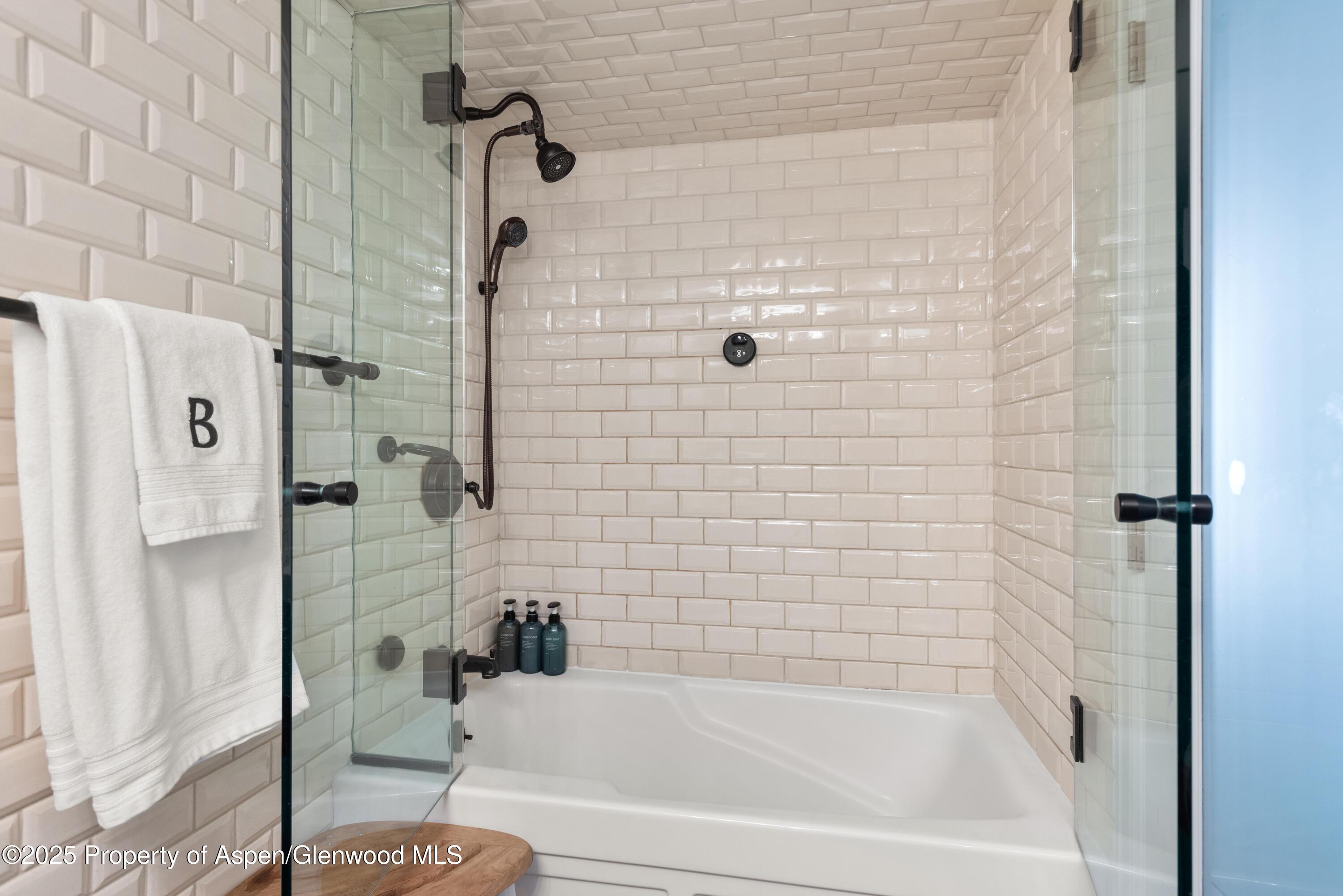 Aspen, Colorado, 81611, United States, 2 Bedrooms Bedrooms, ,1 BathroomBathrooms,Residential,For Sale,1826750