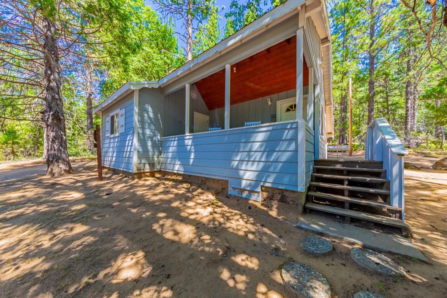Yosemite, California, 95389, United States, 5 Bedrooms Bedrooms, ,4 BathroomsBathrooms,Residential,For Sale,1975650