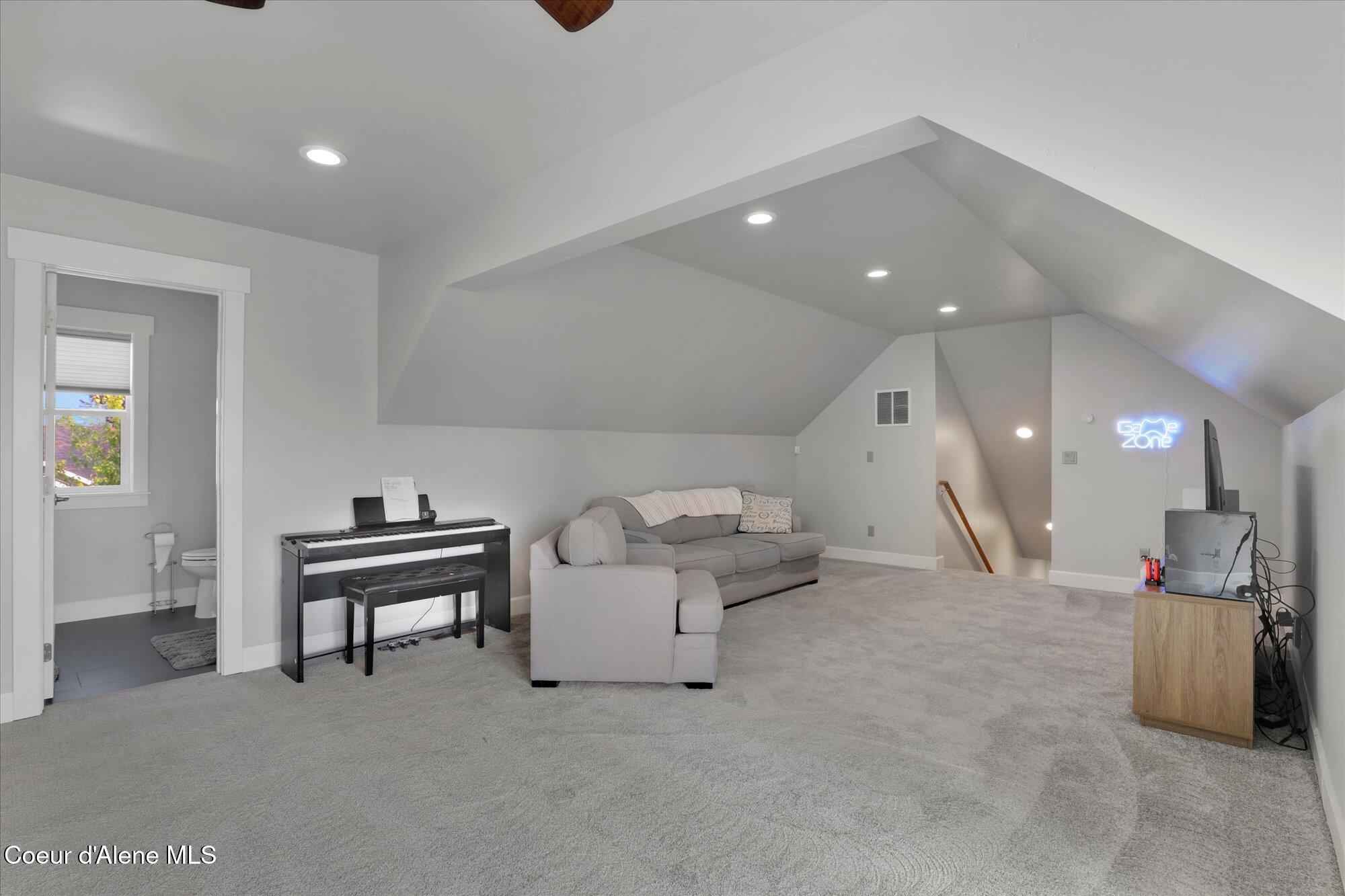 Post Falls, Idaho, 83854, United States, 5 Bedrooms Bedrooms, ,5 BathroomsBathrooms,Residential,For Sale,1981569