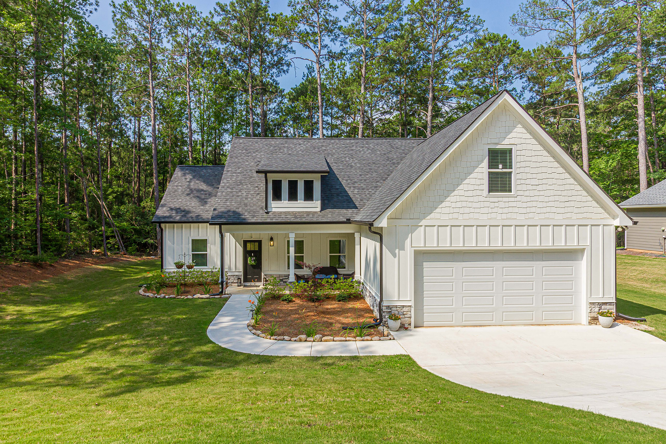  Modern Craftsmanship Meets Resort-style Living - 物件實景