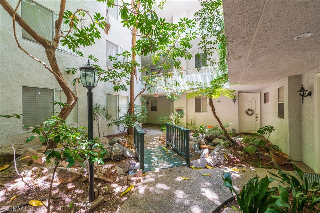 Los Angeles, California, 90024, United States, 2 Bedrooms Bedrooms, ,2 BathroomsBathrooms,Residential,For Sale,1828598