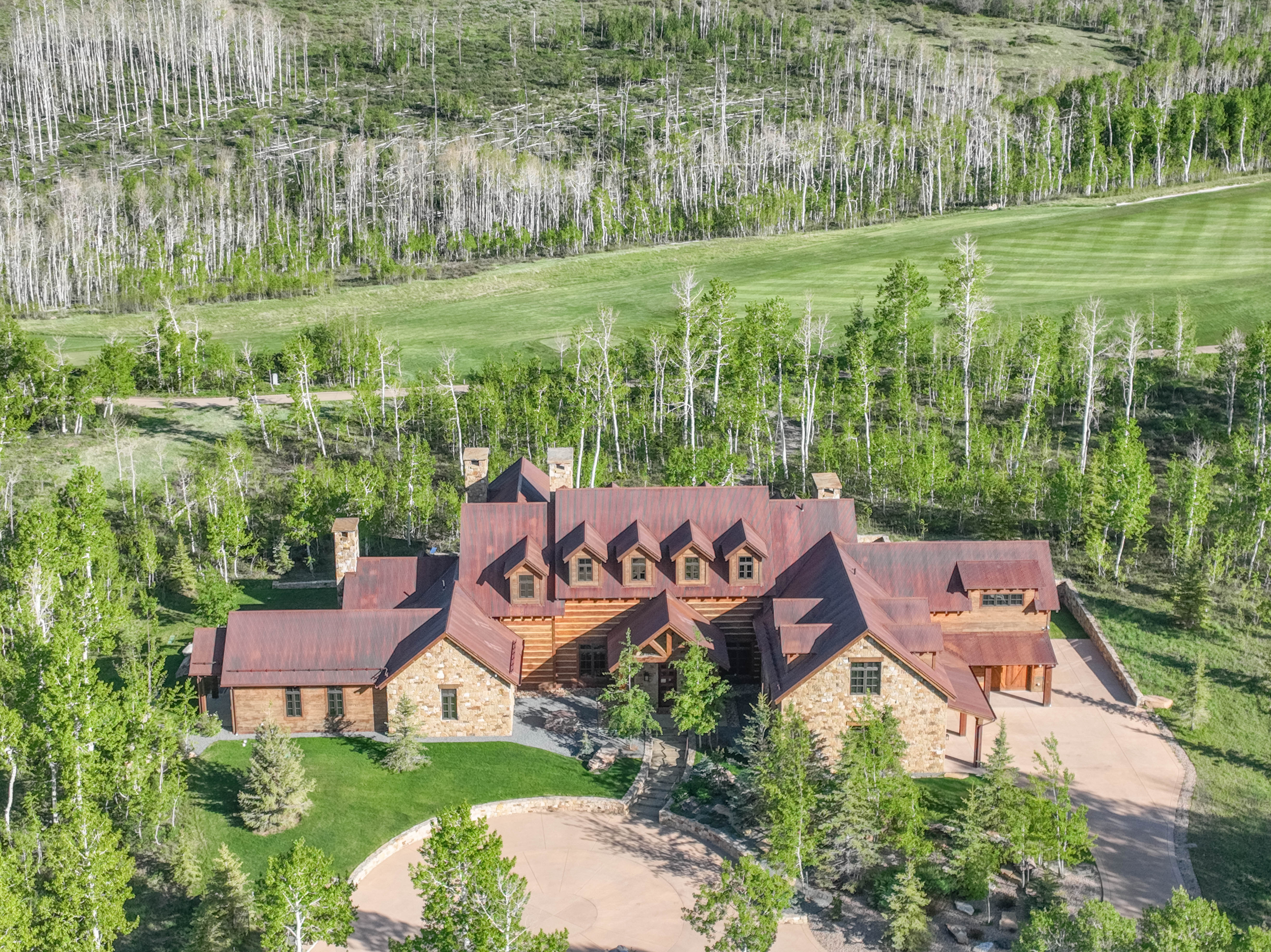  Refined Mountain Elegance In A Premier Setting - 物件實景