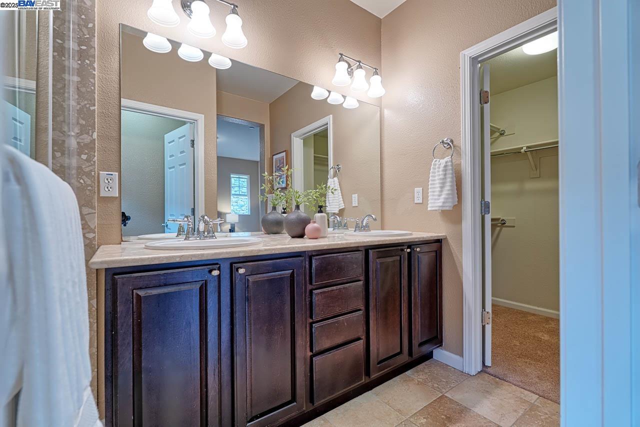 Fremont, California, 94555, United States, 3 Bedrooms Bedrooms, ,3 BathroomsBathrooms,Residential,For Sale,1940973