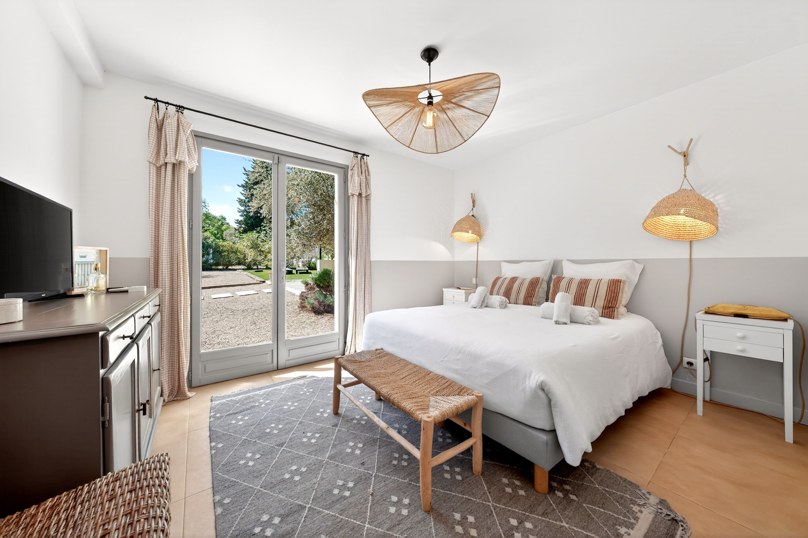  Valbonne luxury villa with pool, guest house and 6 bedrooms near international … - 物件實景