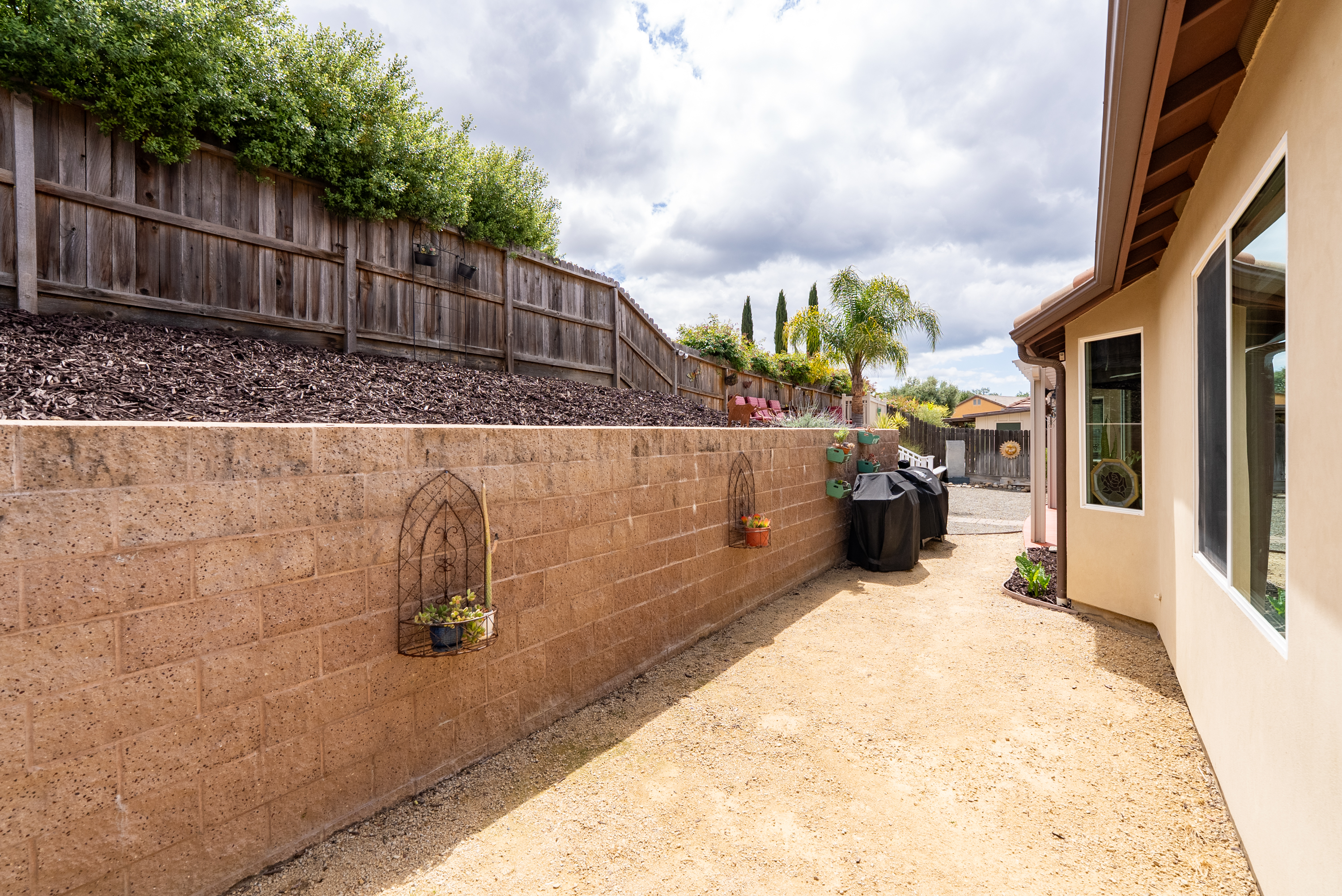  Timeless Living in Vintage at Montebello Oaks - 物件實景