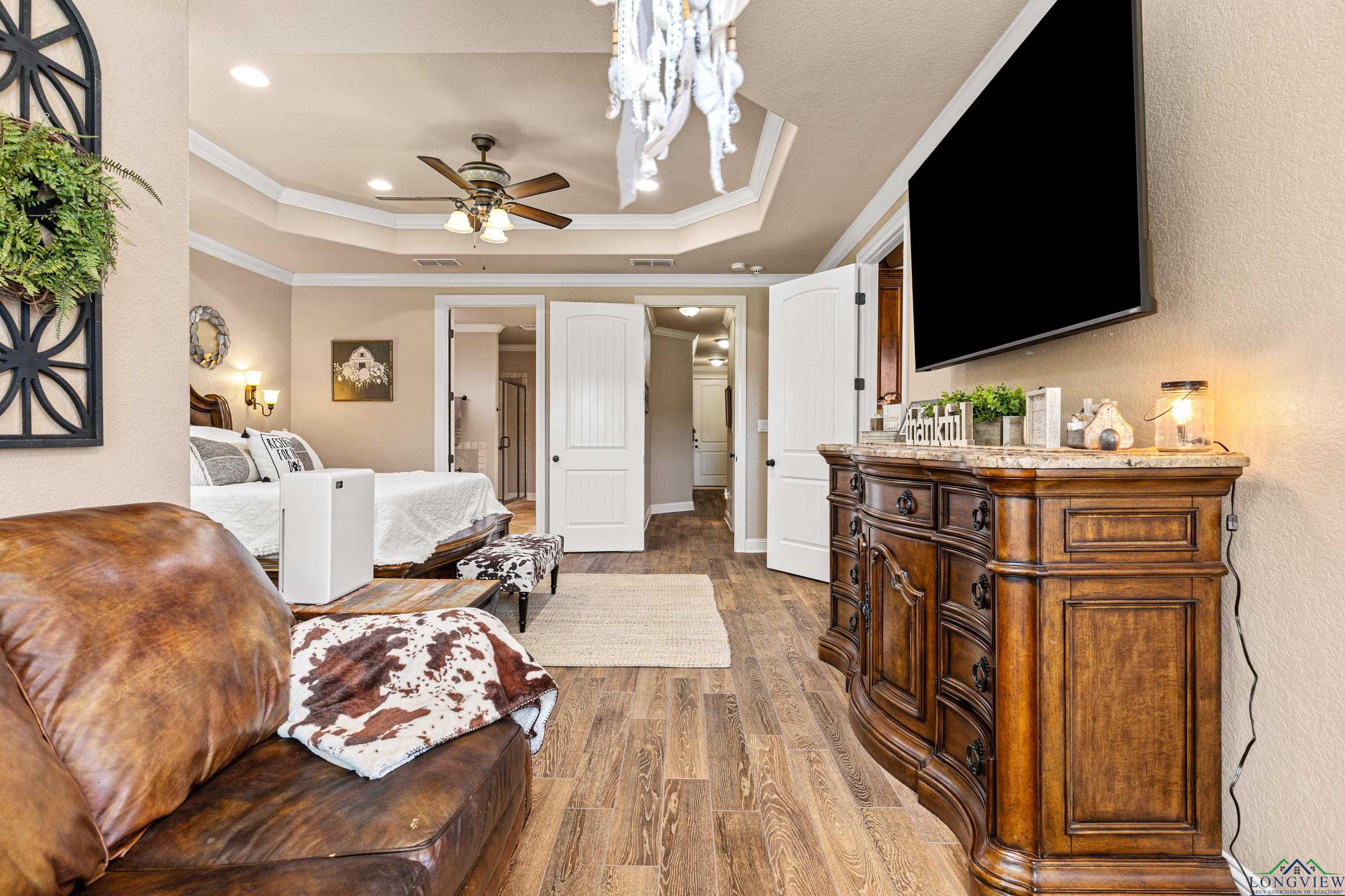 Longview, Texas, 75605, United States, 5 Bedrooms Bedrooms, ,3 BathroomsBathrooms,Residential,For Sale,1827224