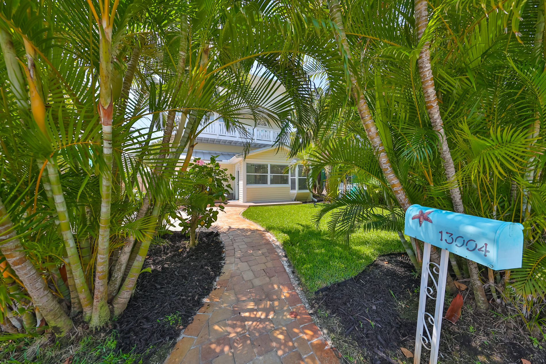 Madeira Beach, Florida, 33708, United States, 2 Bedrooms Bedrooms, ,2 BathroomsBathrooms,Residential,For Sale,1977709