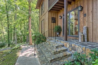 192 Brookwood Drive, Blairsville, Georgia, 30512, United States, 5 Bedrooms Bedrooms, ,6 BathroomsBathrooms,Residential,For Sale,192 Brookwood Drive,1668132