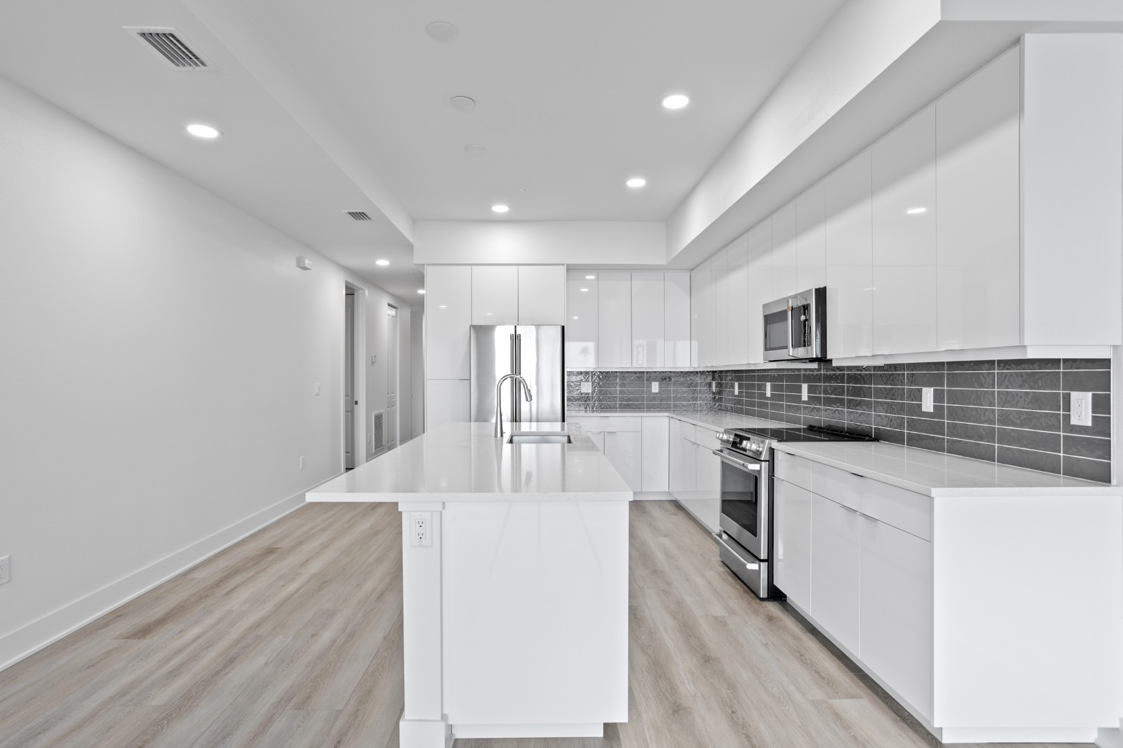 400 150th Ave # 304, Madeira Beach, Florida, 33708, United States, 3 Bedrooms Bedrooms, ,3 BathroomsBathrooms,Residential,For Sale,400 150th Ave # 304,1407196