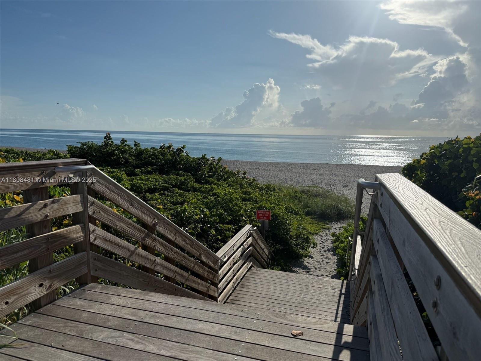Jupiter, Florida, 33477, United States, 3 Bedrooms Bedrooms, ,2 BathroomsBathrooms,Residential,For Sale,1827227