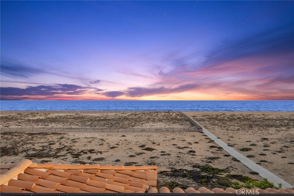 Newport Beach, California, 92661, United States, 4 Bedrooms Bedrooms, ,5 BathroomsBathrooms,Residential,For Sale,1875430