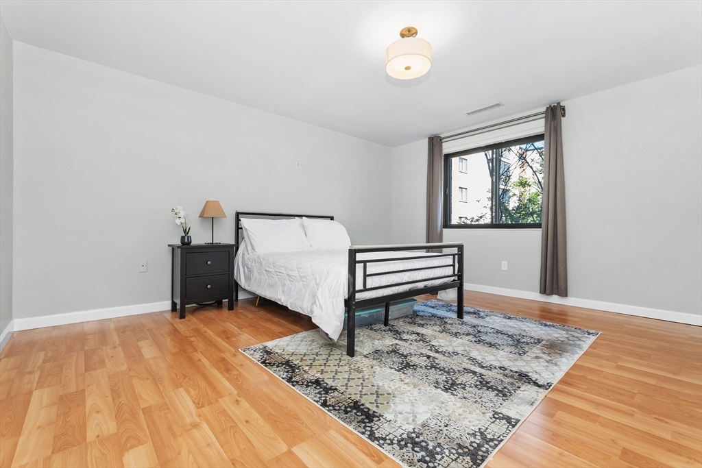 Medford, Massachusetts, 02155, United States, 2 Bedrooms Bedrooms, ,2 BathroomsBathrooms,Residential,For Sale,1939761