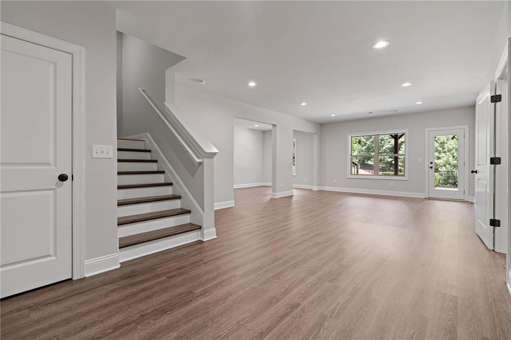 Cumming, Georgia, 30040, United States, 6 Bedrooms Bedrooms, ,5 BathroomsBathrooms,Residential,For Sale,1895159