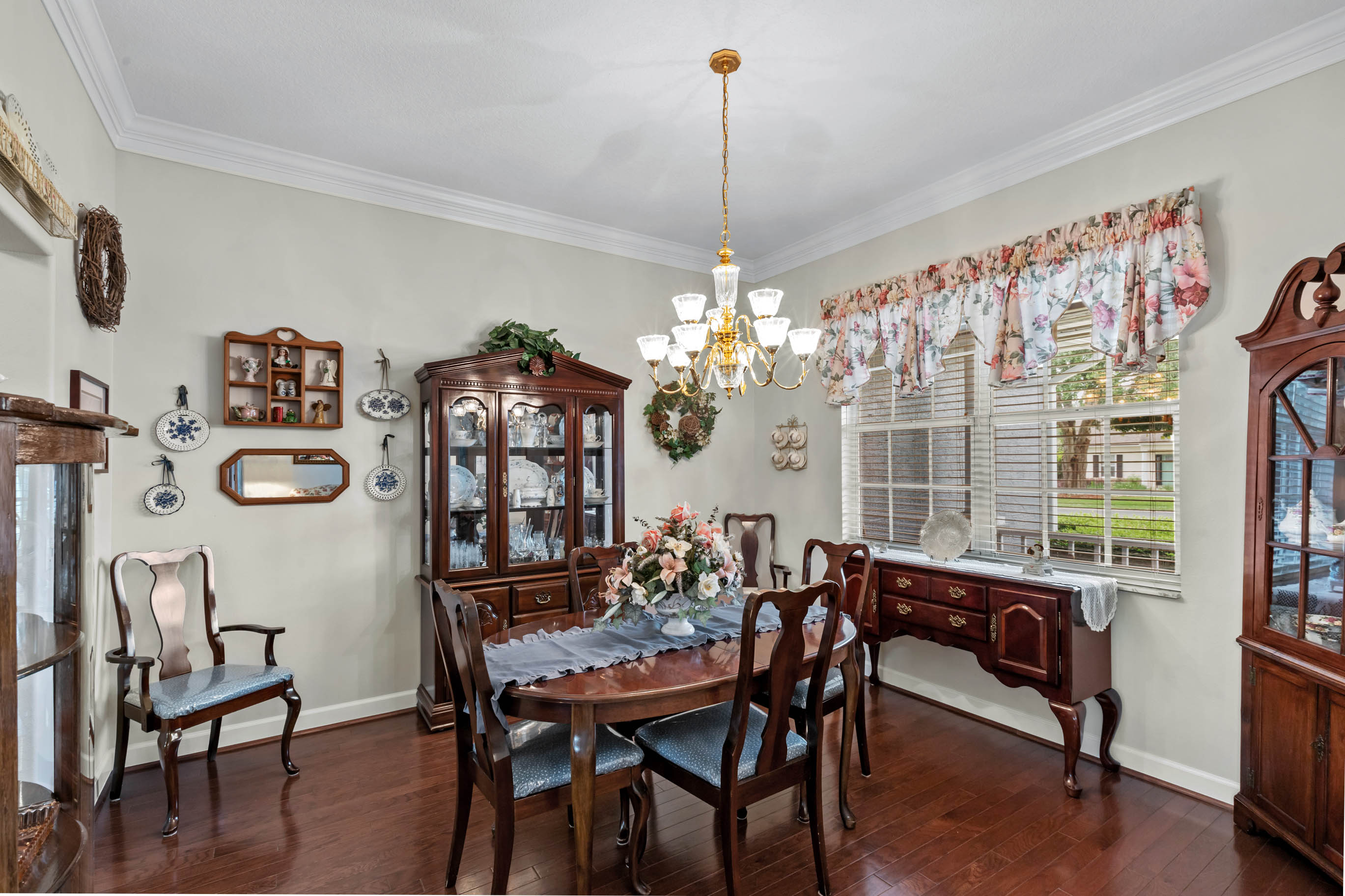 Eustis, Florida, 32736, United States, 3 Bedrooms Bedrooms, ,4 BathroomsBathrooms,Residential,For Sale,2013226