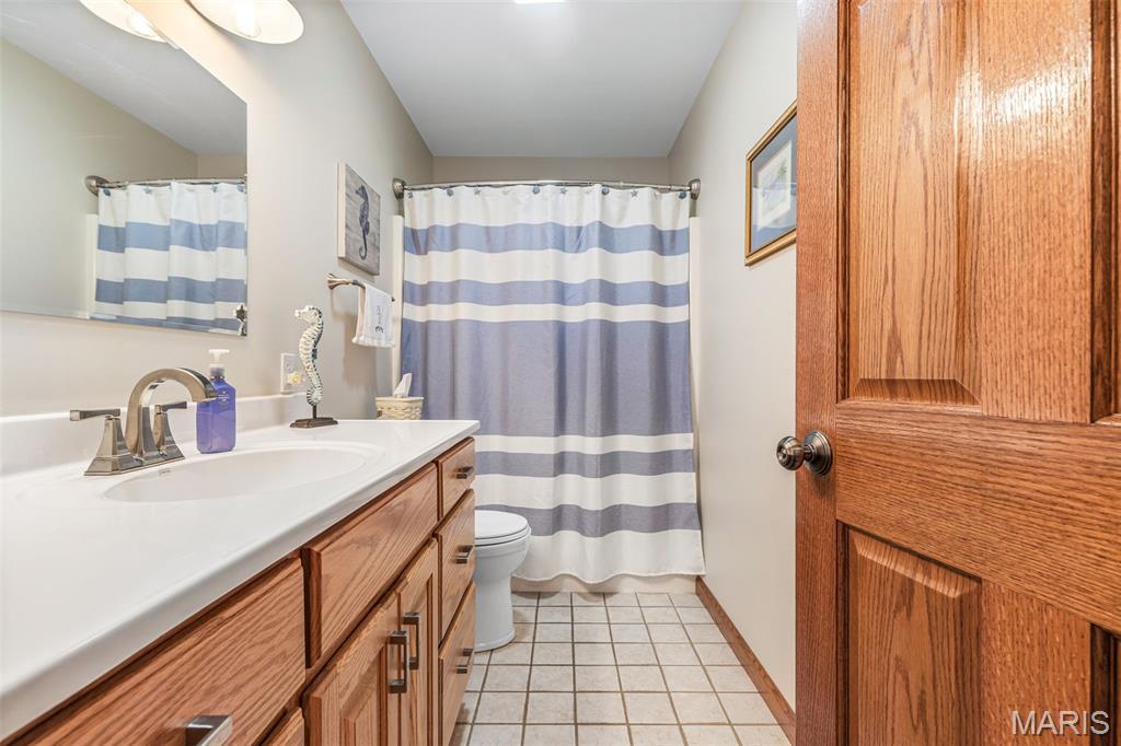 Farmington, Missouri, 63640, United States, 3 Bedrooms Bedrooms, ,3 BathroomsBathrooms,Residential,For Sale,1947219