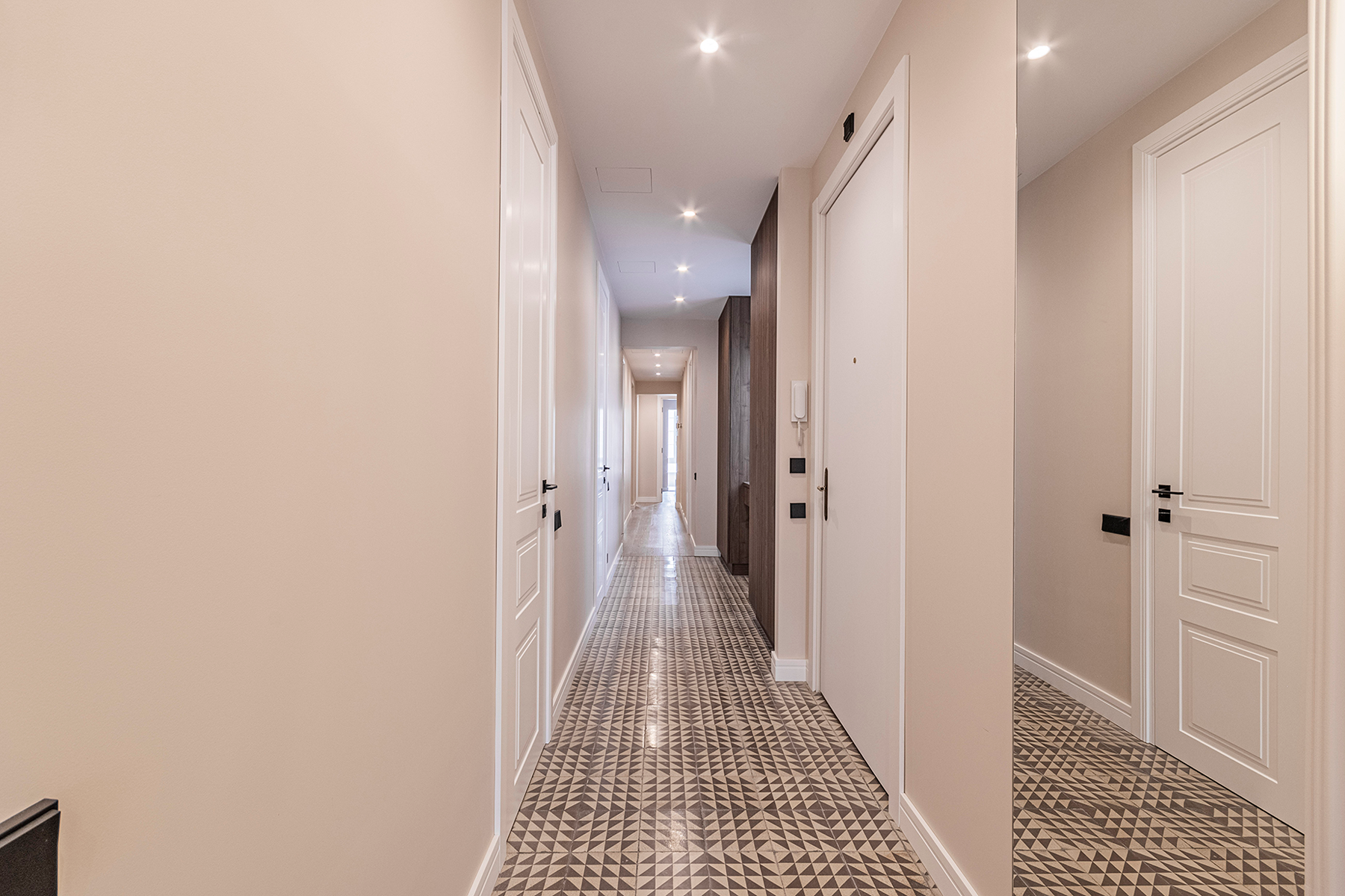  Renovated gem in the Quadrat d