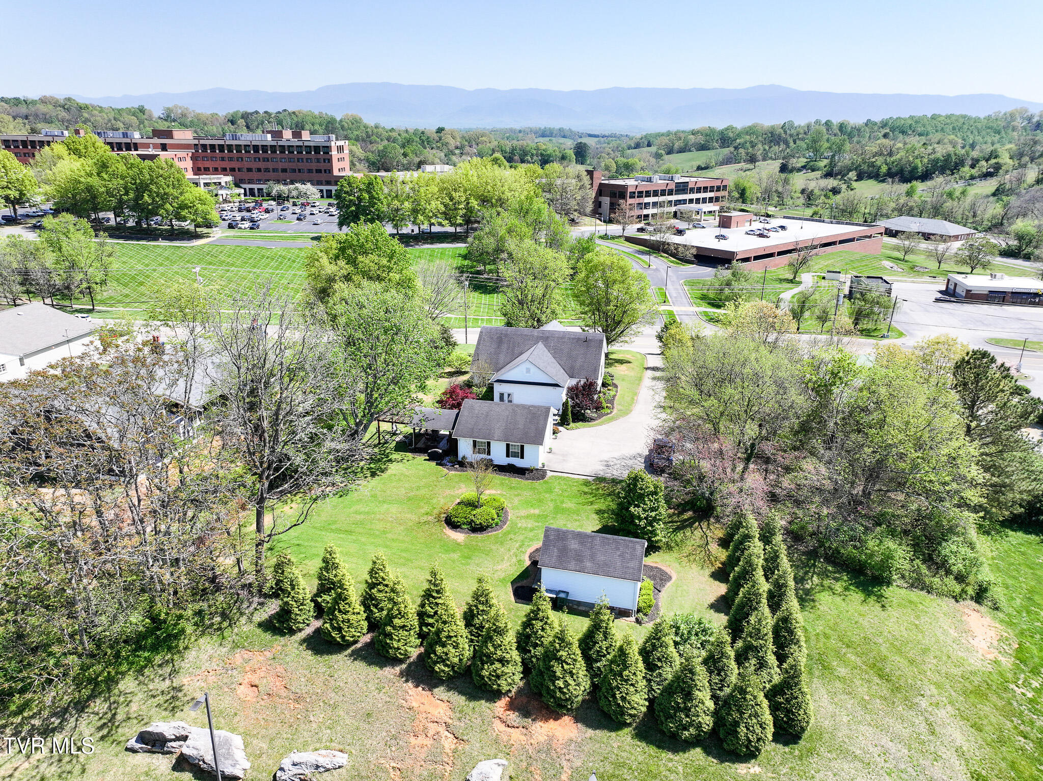 Greeneville, Tennessee, 37745, United States, 4 Bedrooms Bedrooms, ,2 BathroomsBathrooms,Residential,For Sale,1976291