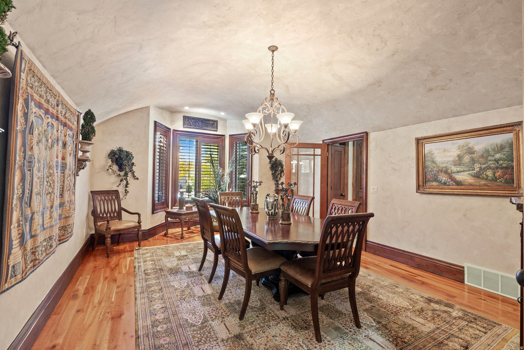 Sandy, Utah, 84092, United States, 6 Bedrooms Bedrooms, ,7 BathroomsBathrooms,Residential,For Sale,1988296