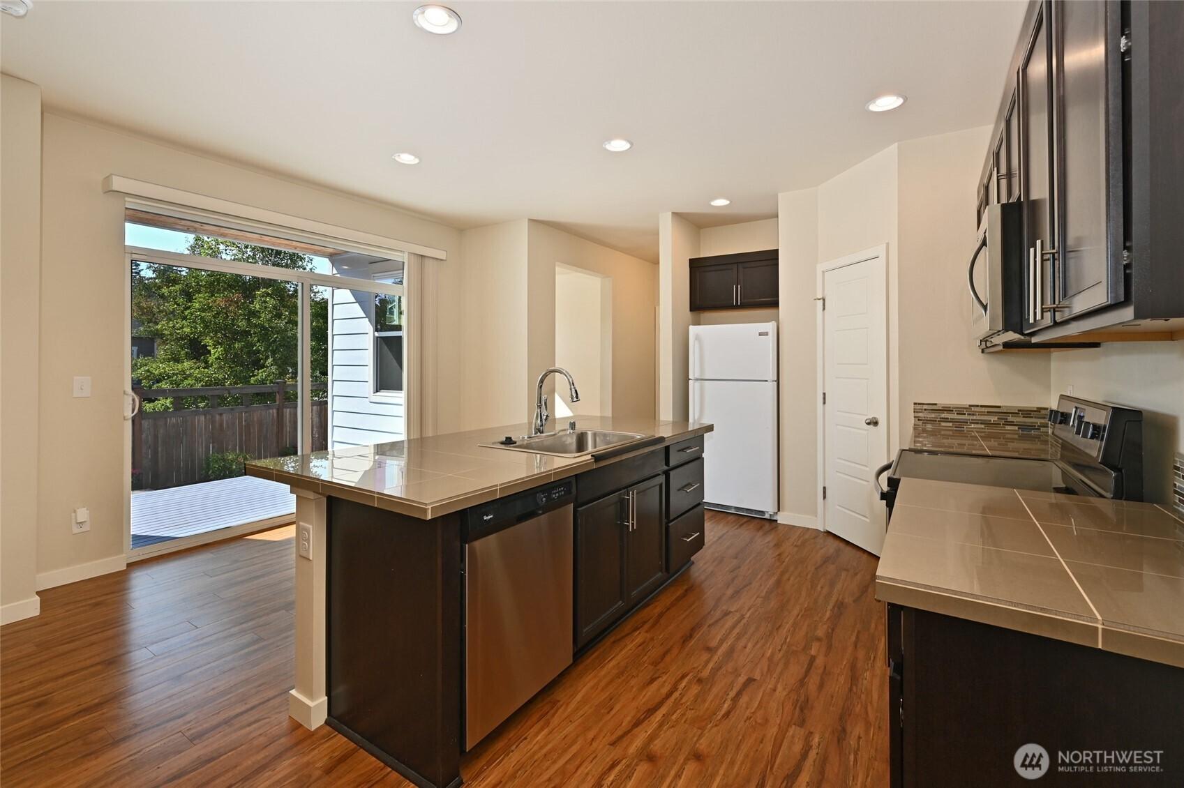 AUBURN, Washington, 98092, United States, 4 Bedrooms Bedrooms, ,3 BathroomsBathrooms,Residential,For Sale,1956520