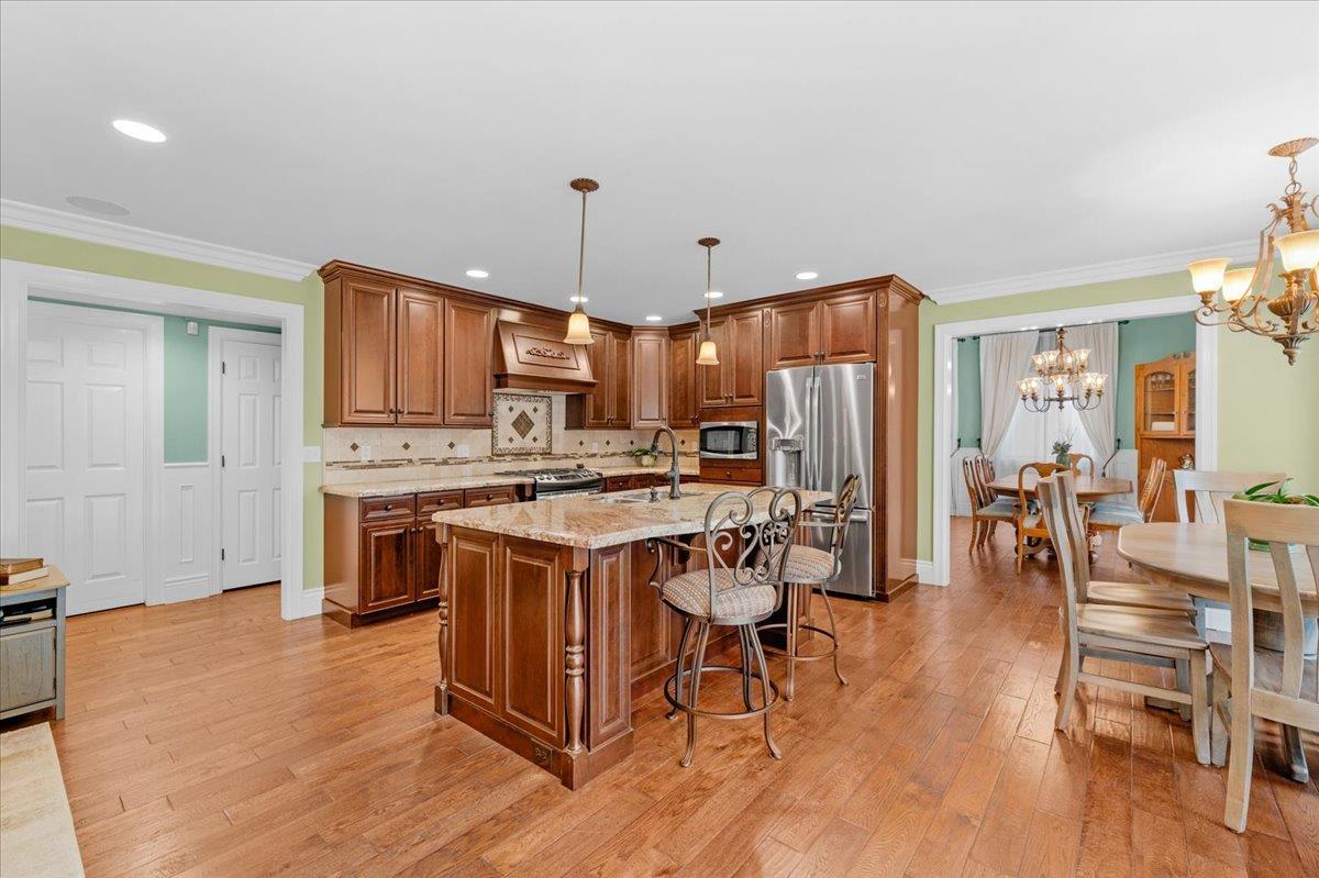 Visalia, California, 93277, United States, 4 Bedrooms Bedrooms, ,4 BathroomsBathrooms,Residential,For Sale,1973914