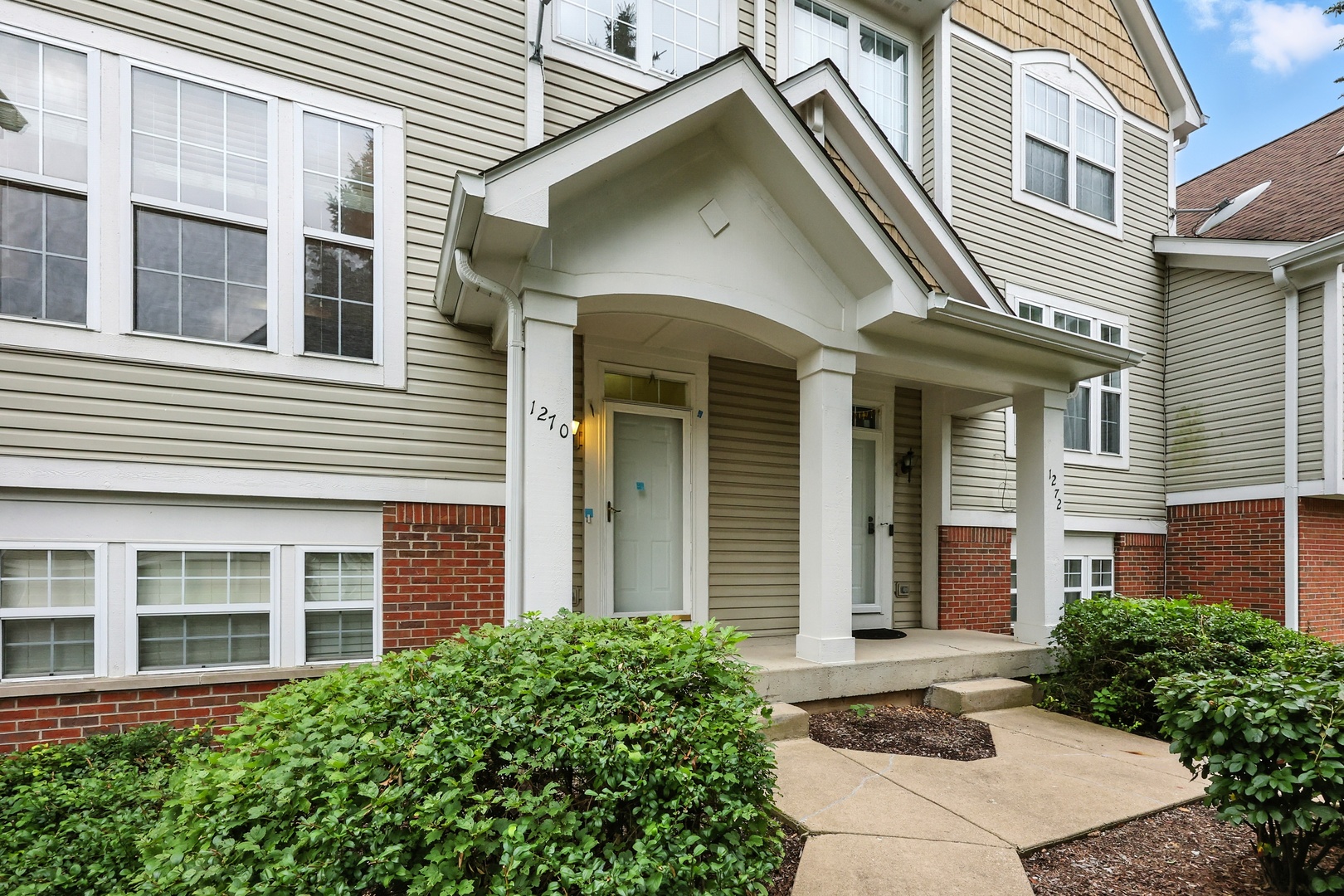Vernon Hills, Illinois, 60061, United States, 4 Bedrooms Bedrooms, ,4 BathroomsBathrooms,Residential,For Sale,1924682