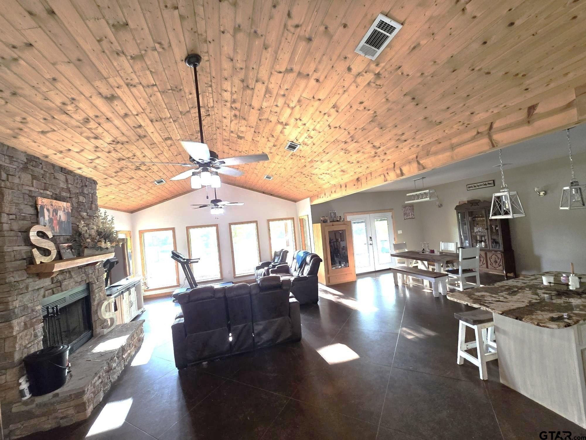 Hughes Springs, Texas, 75656, United States, 4 Bedrooms Bedrooms, ,3 BathroomsBathrooms,Residential,For Sale,1974783